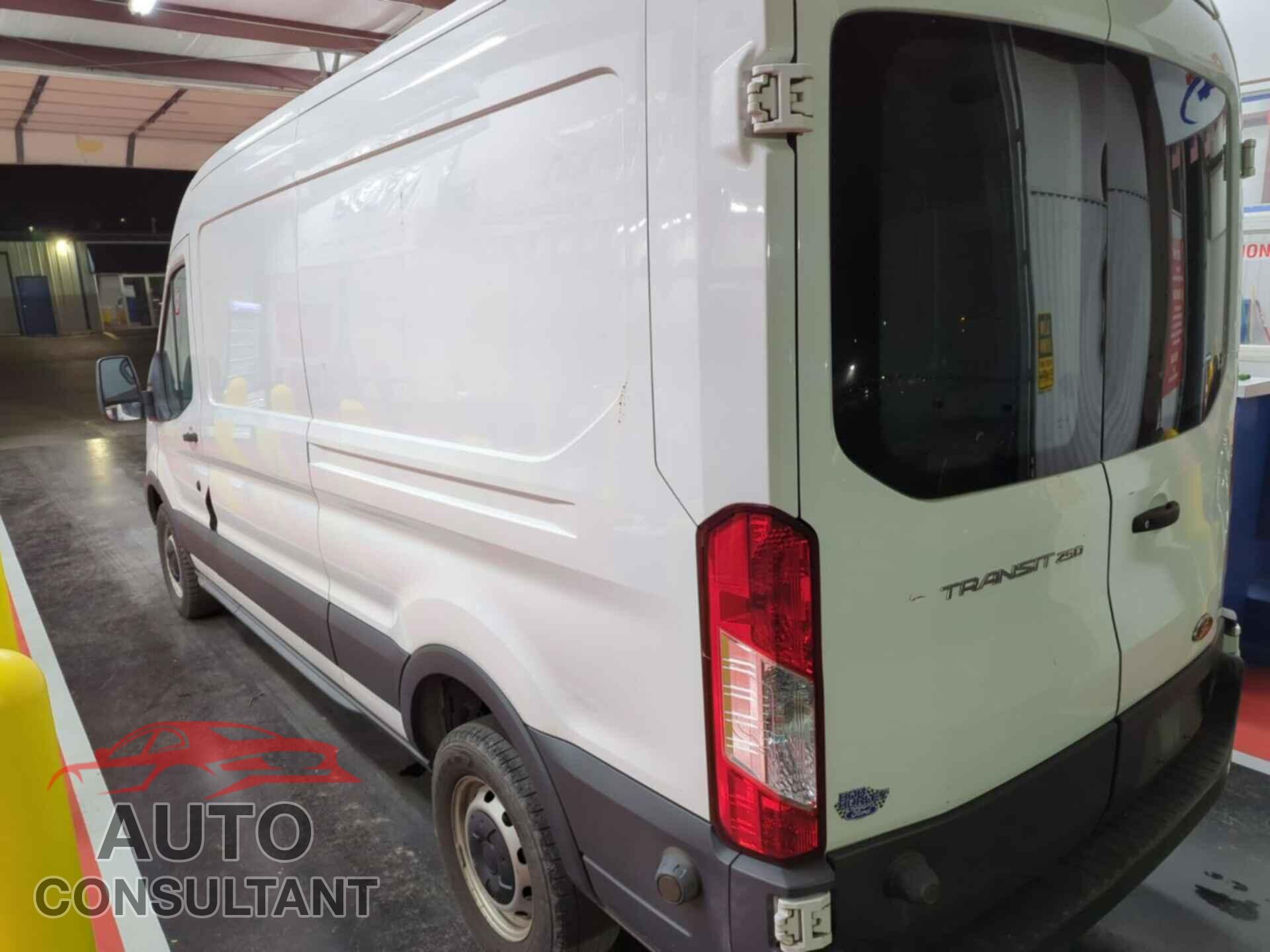 FORD TRANSIT-250 2018 - 1FTYR2CM2JKB24814