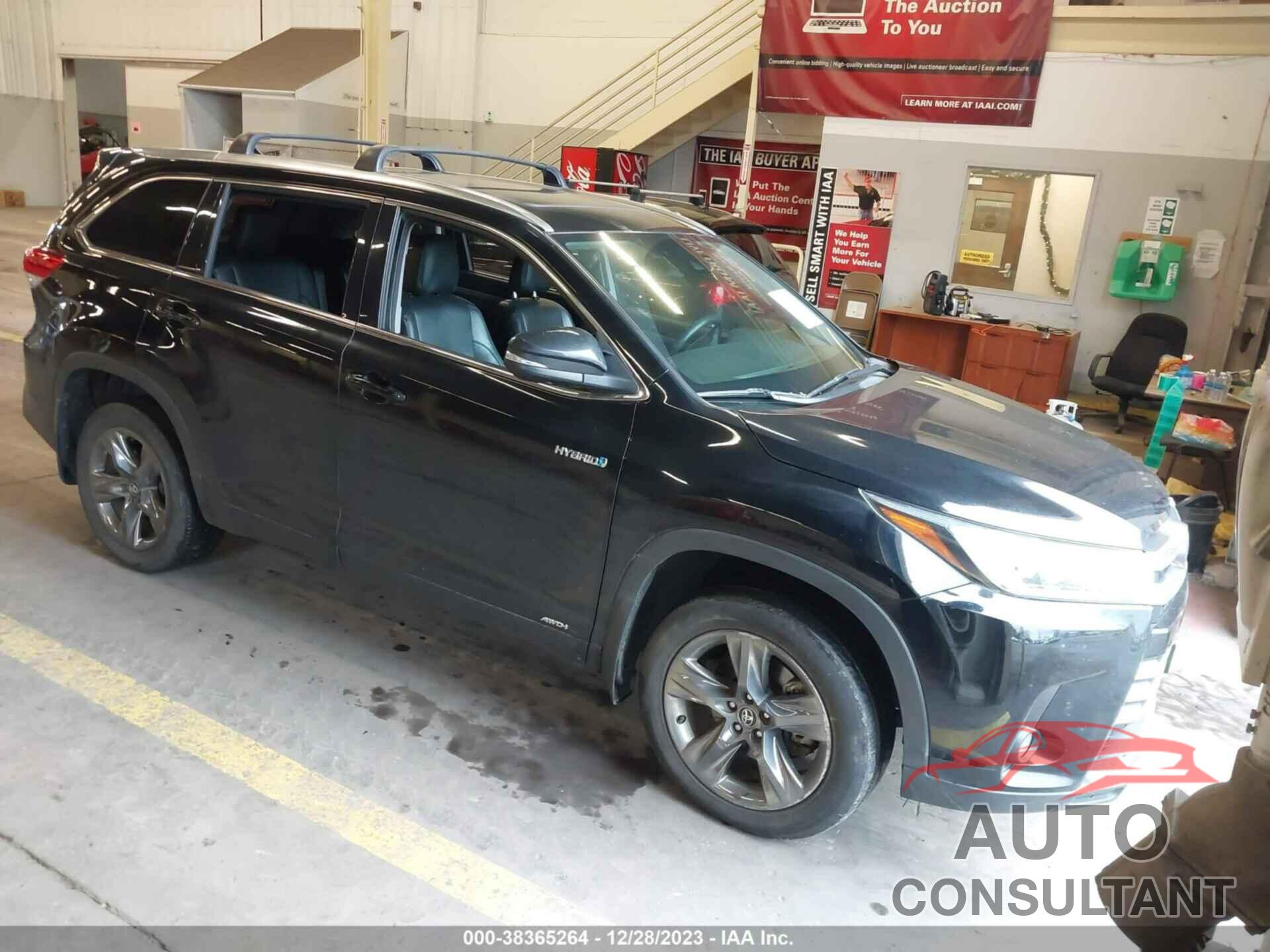TOYOTA HIGHLANDER HYBRID 2018 - 5TDDGRFH6JS038930