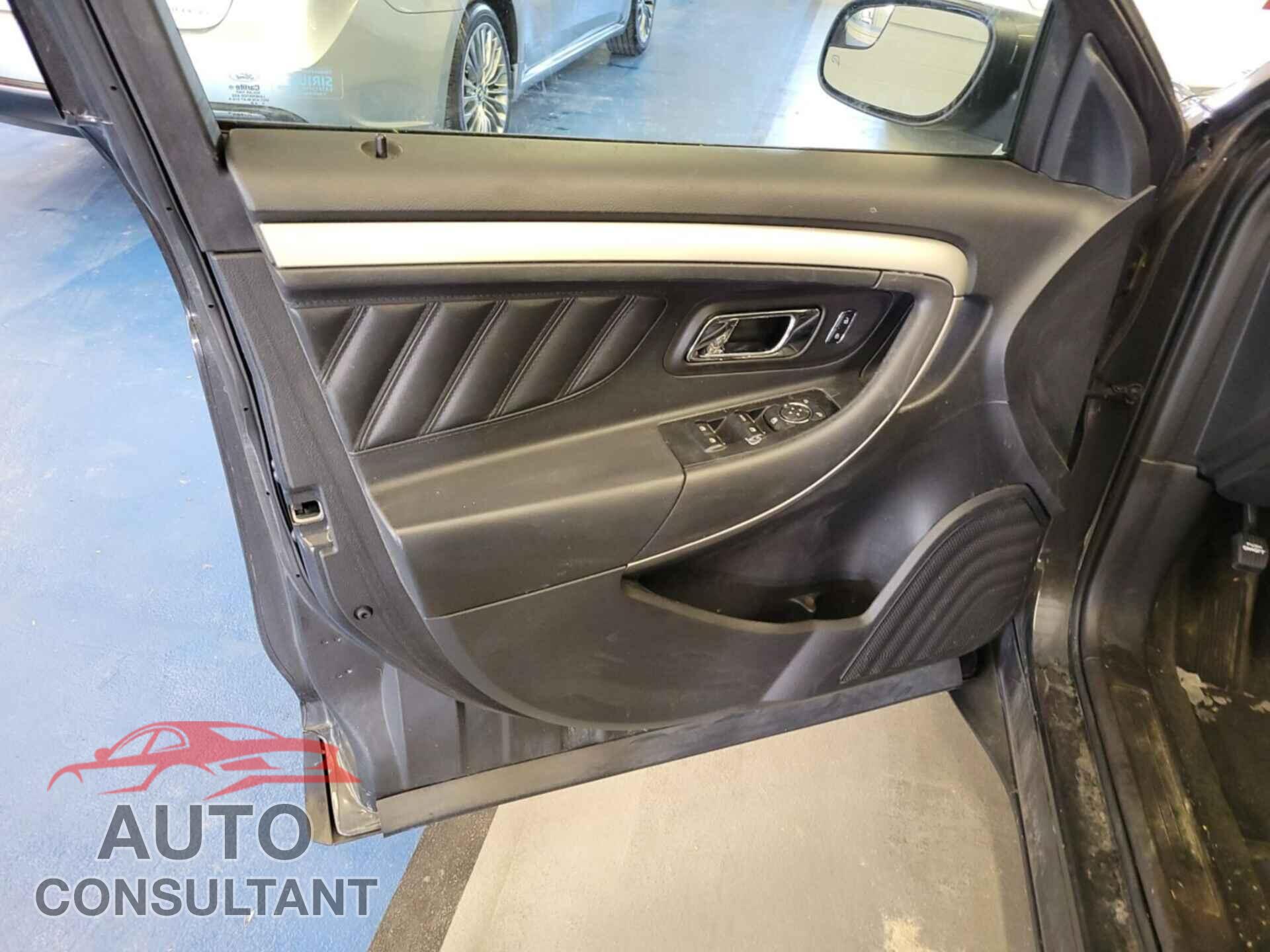 FORD TAURUS 2015 - 1FAHP2E80FG193782