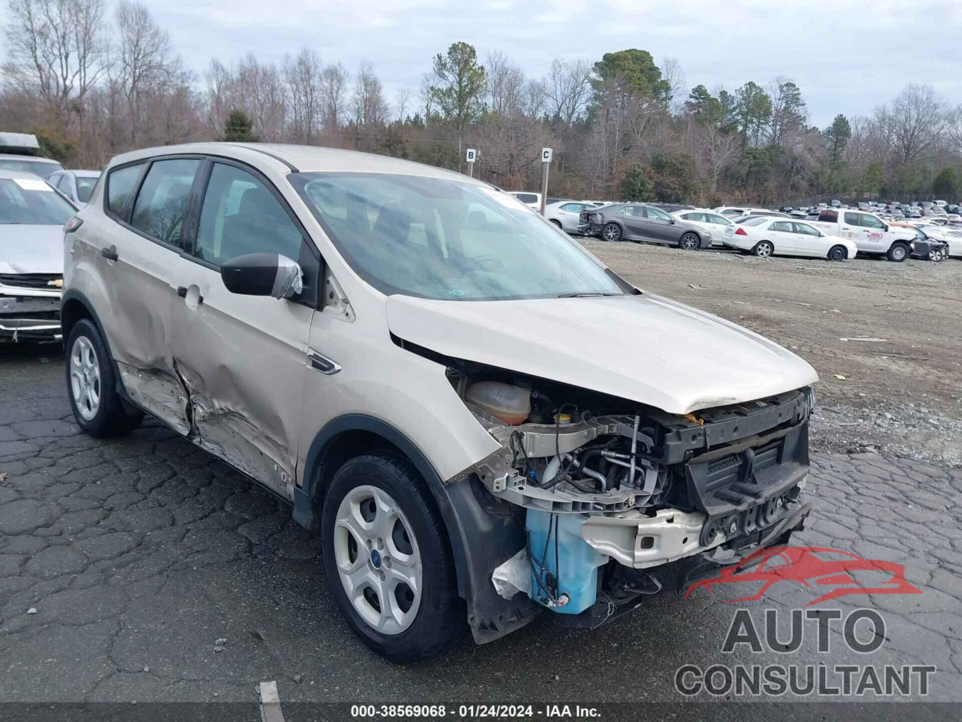 FORD ESCAPE 2018 - 1FMCU0F71JUA69162