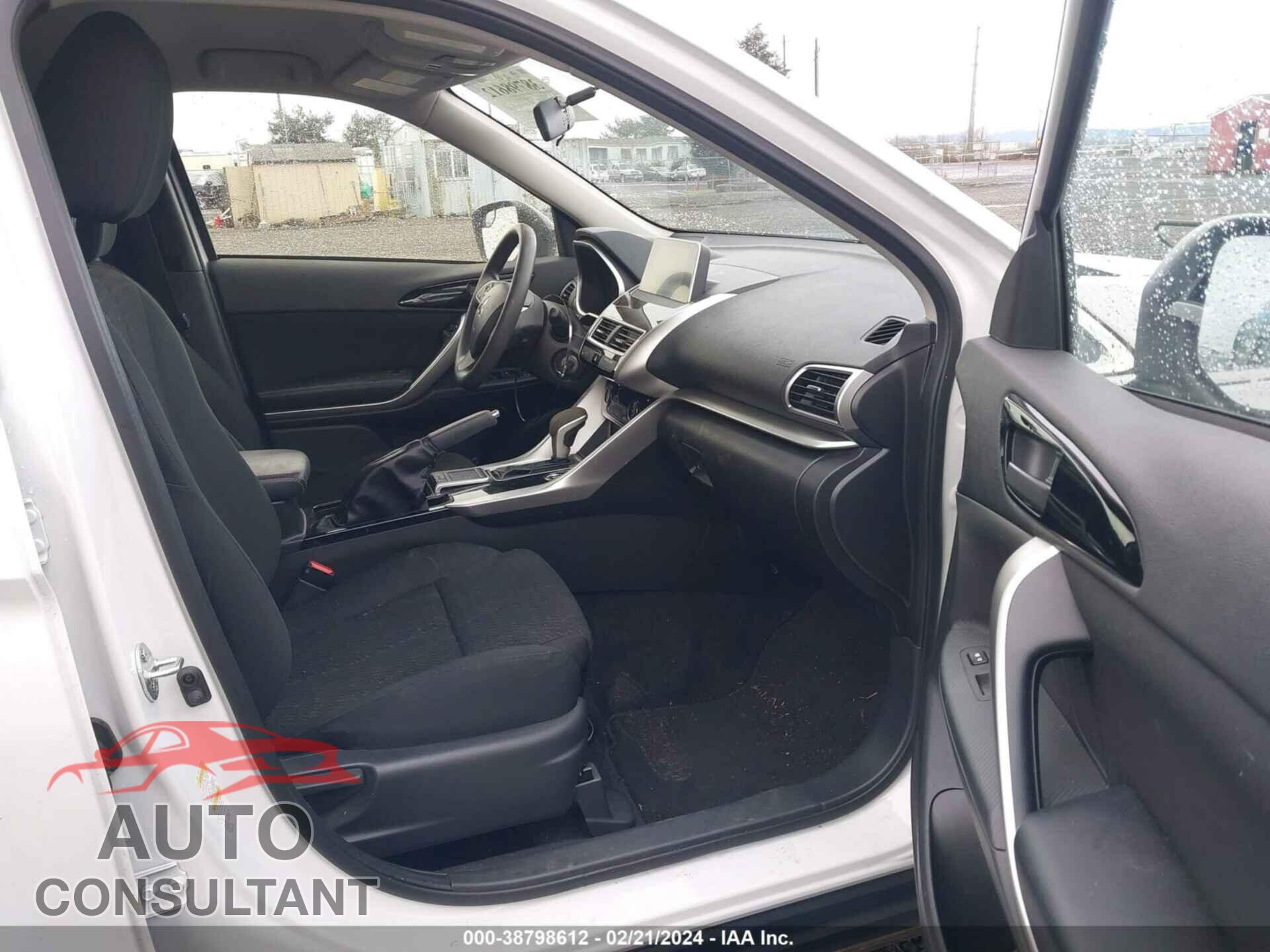 MITSUBISHI ECLIPSE CROSS 2018 - JA4AT4AA3JZ042860