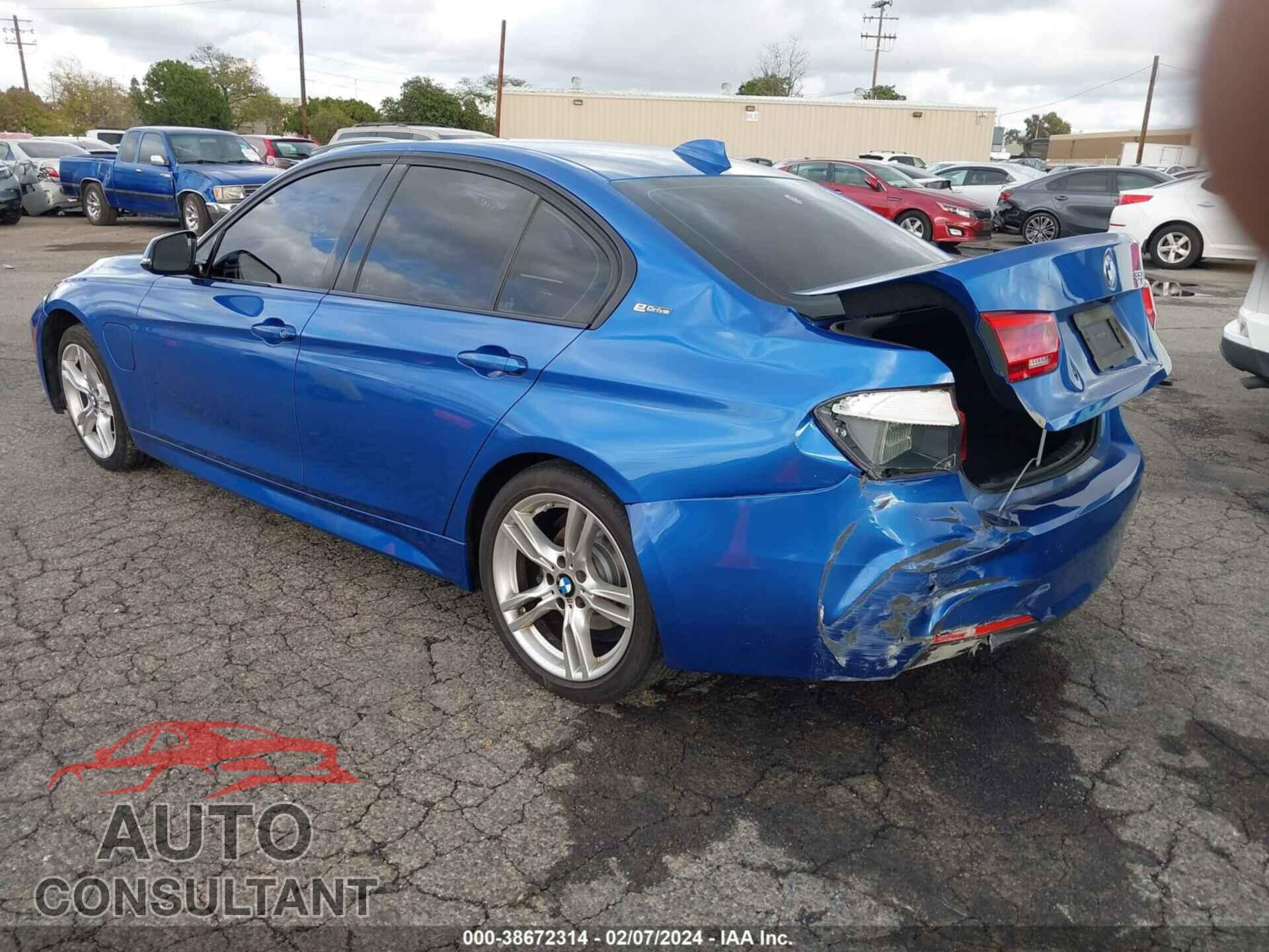 BMW 330E 2018 - WBA8E1C58JA762776