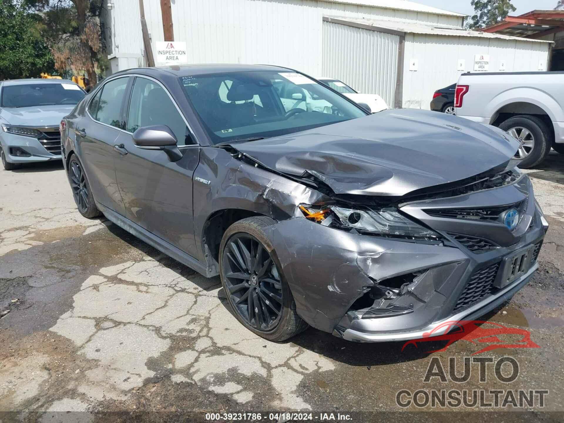 TOYOTA CAMRY 2021 - 4T1K31AK5MU565814