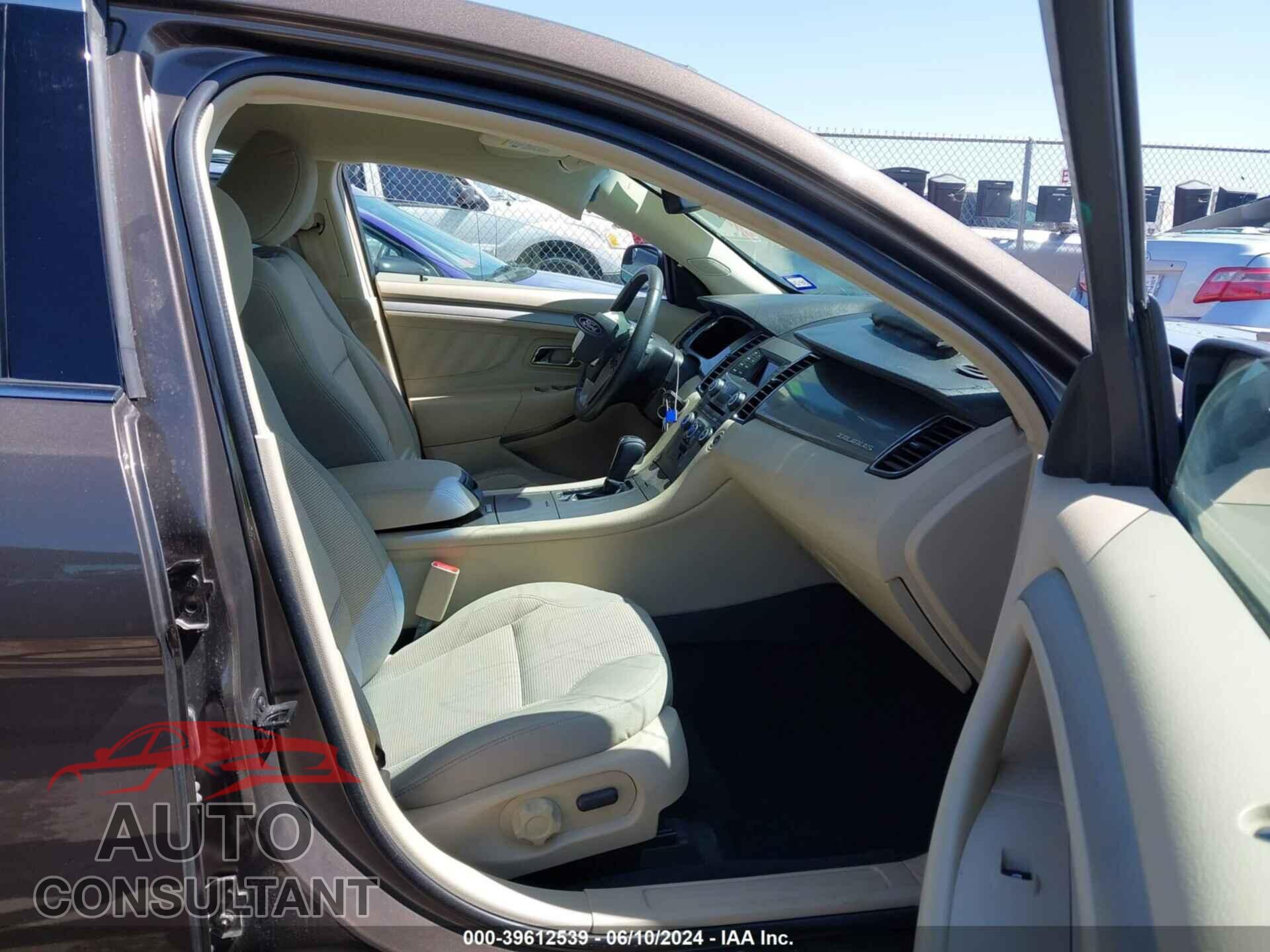 FORD TAURUS 2016 - 1FAHP2E85GG118836