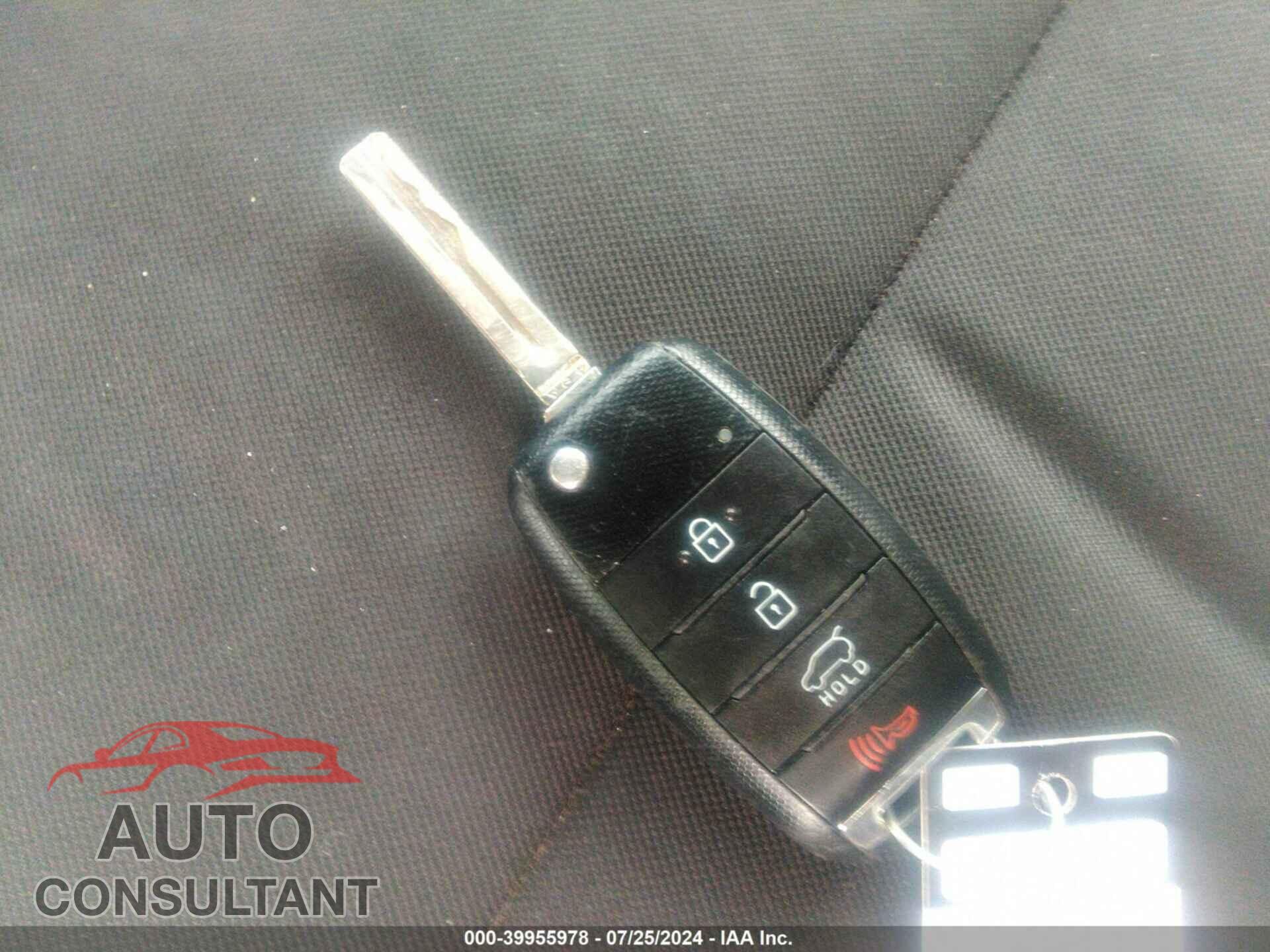 KIA SOUL 2016 - KNDJN2A29G7347300