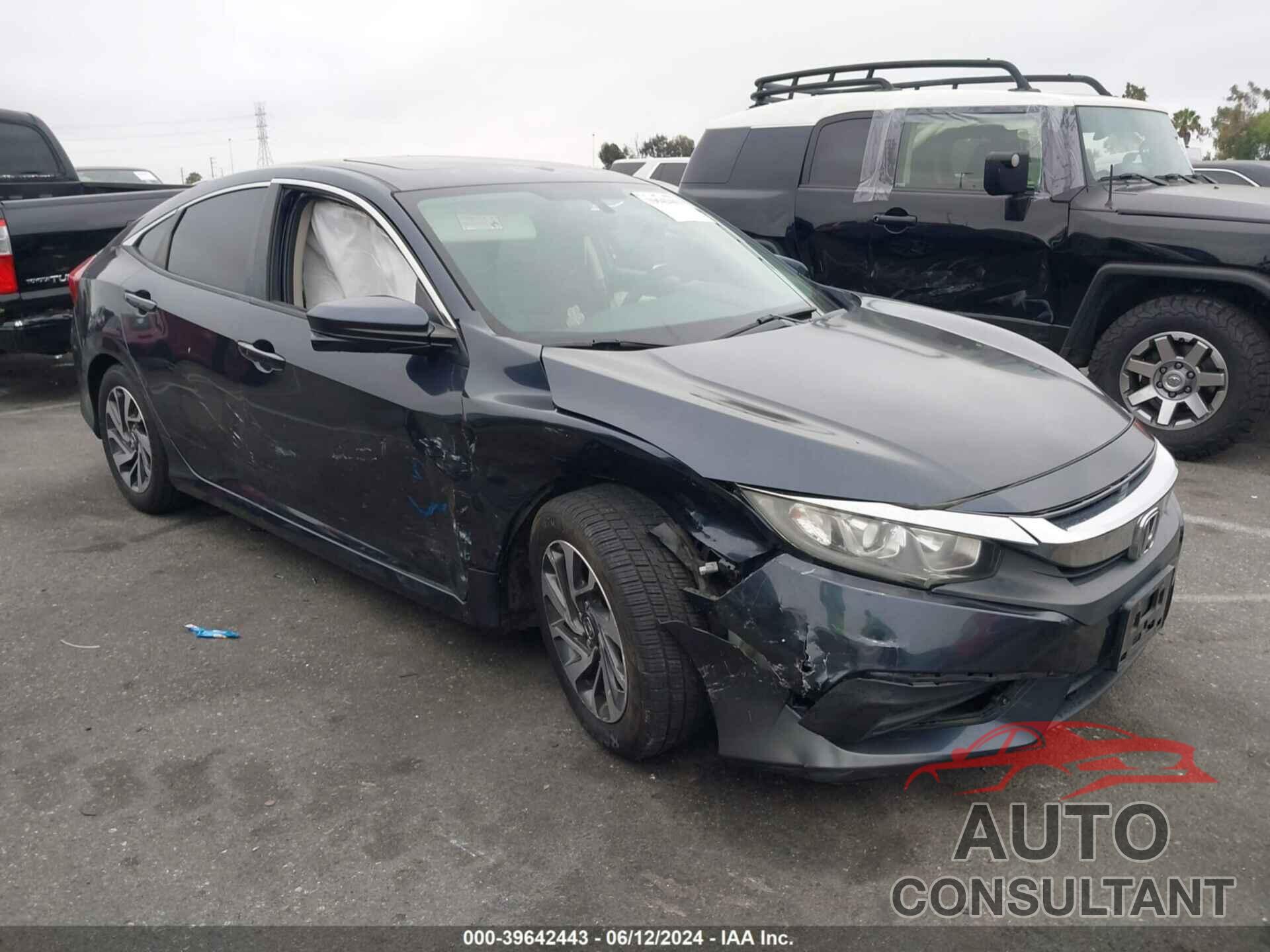 HONDA CIVIC 2018 - 2HGFC2F79JH538888