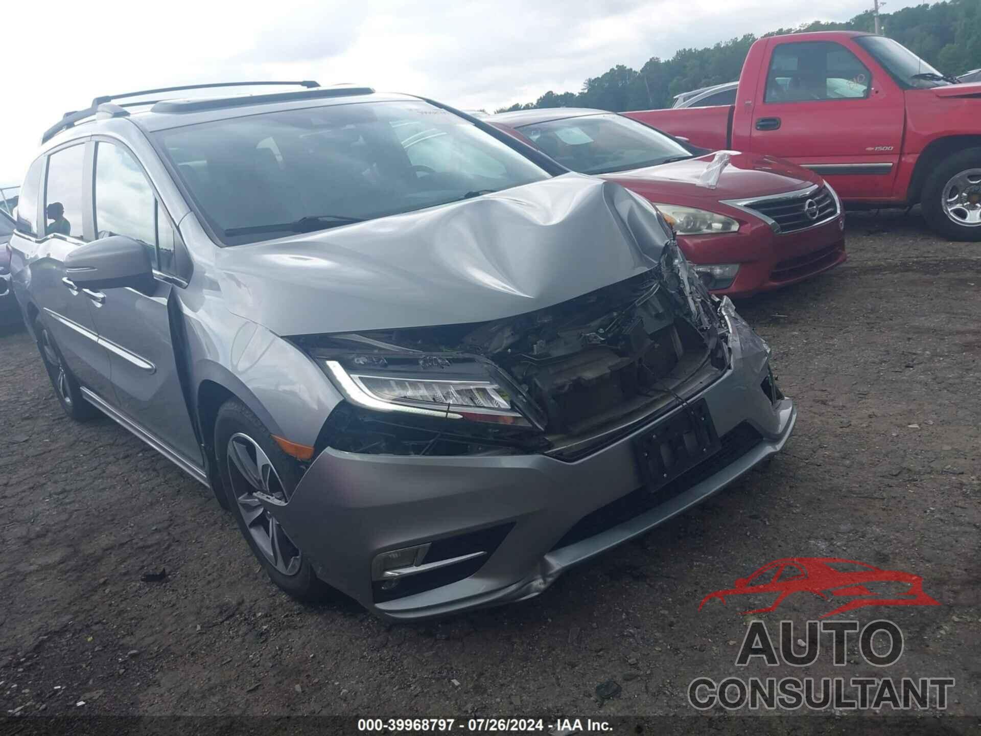 HONDA ODYSSEY 2018 - 5FNRL6H89JB014476