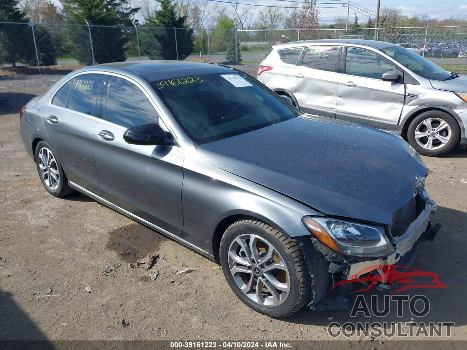 MERCEDES-BENZ C 300 2018 - 55SWF4JB7JU250532