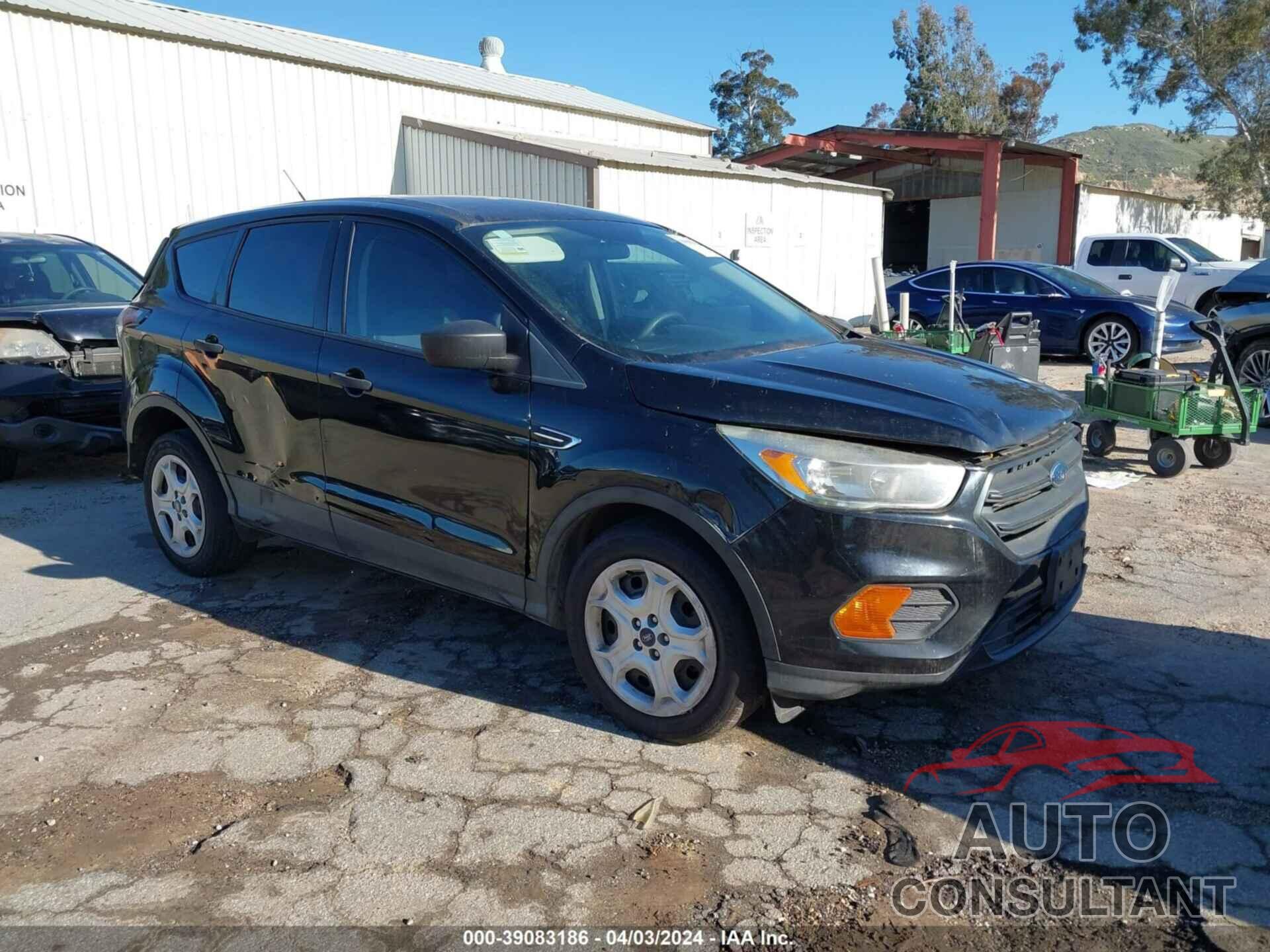 FORD ESCAPE 2017 - 1FMCU0F77HUC95832