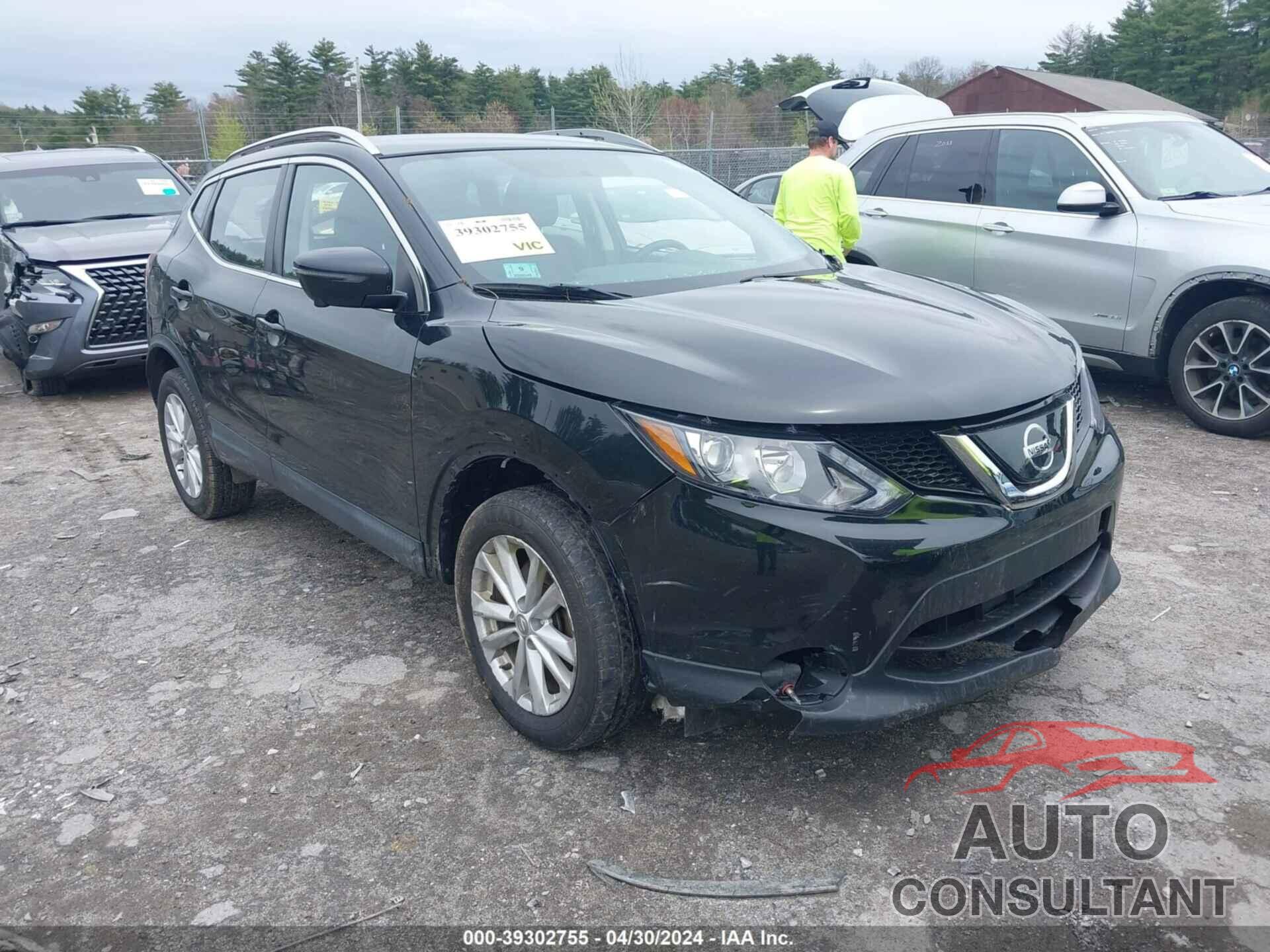 NISSAN ROGUE SPORT 2018 - JN1BJ1CR3JW252980