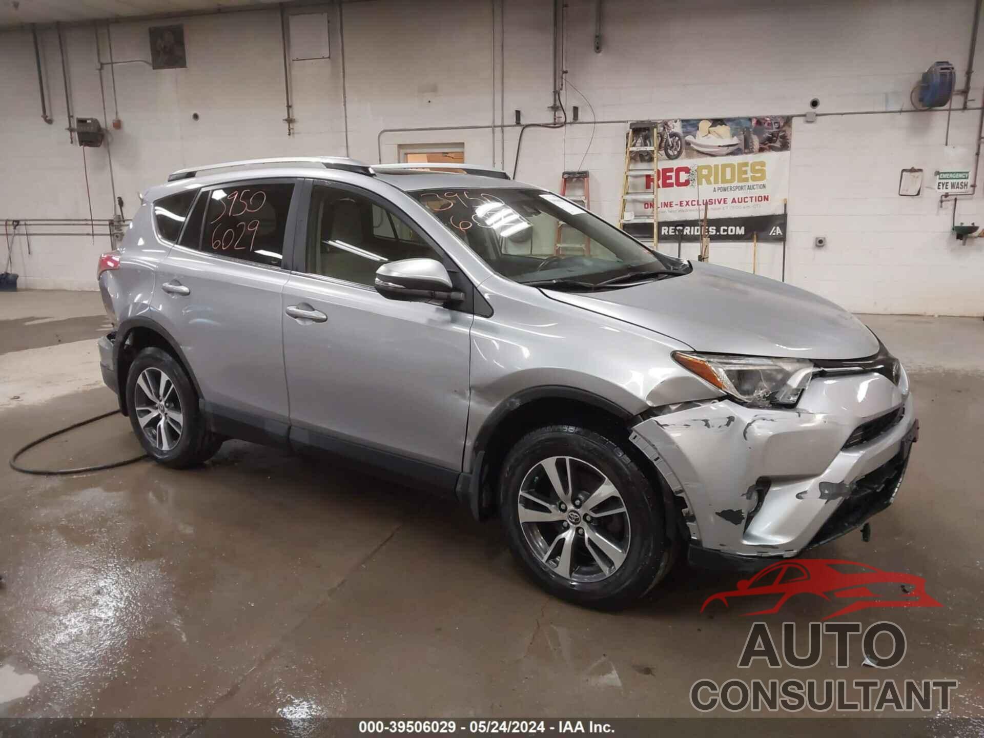 TOYOTA RAV4 2018 - JTMRFREVXJD245669