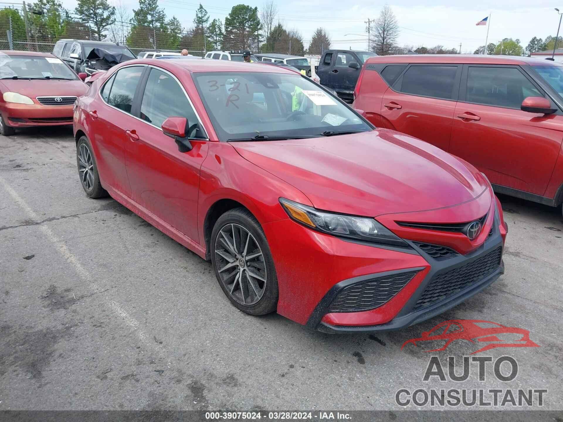TOYOTA CAMRY 2021 - 4T1G11AK4MU455221