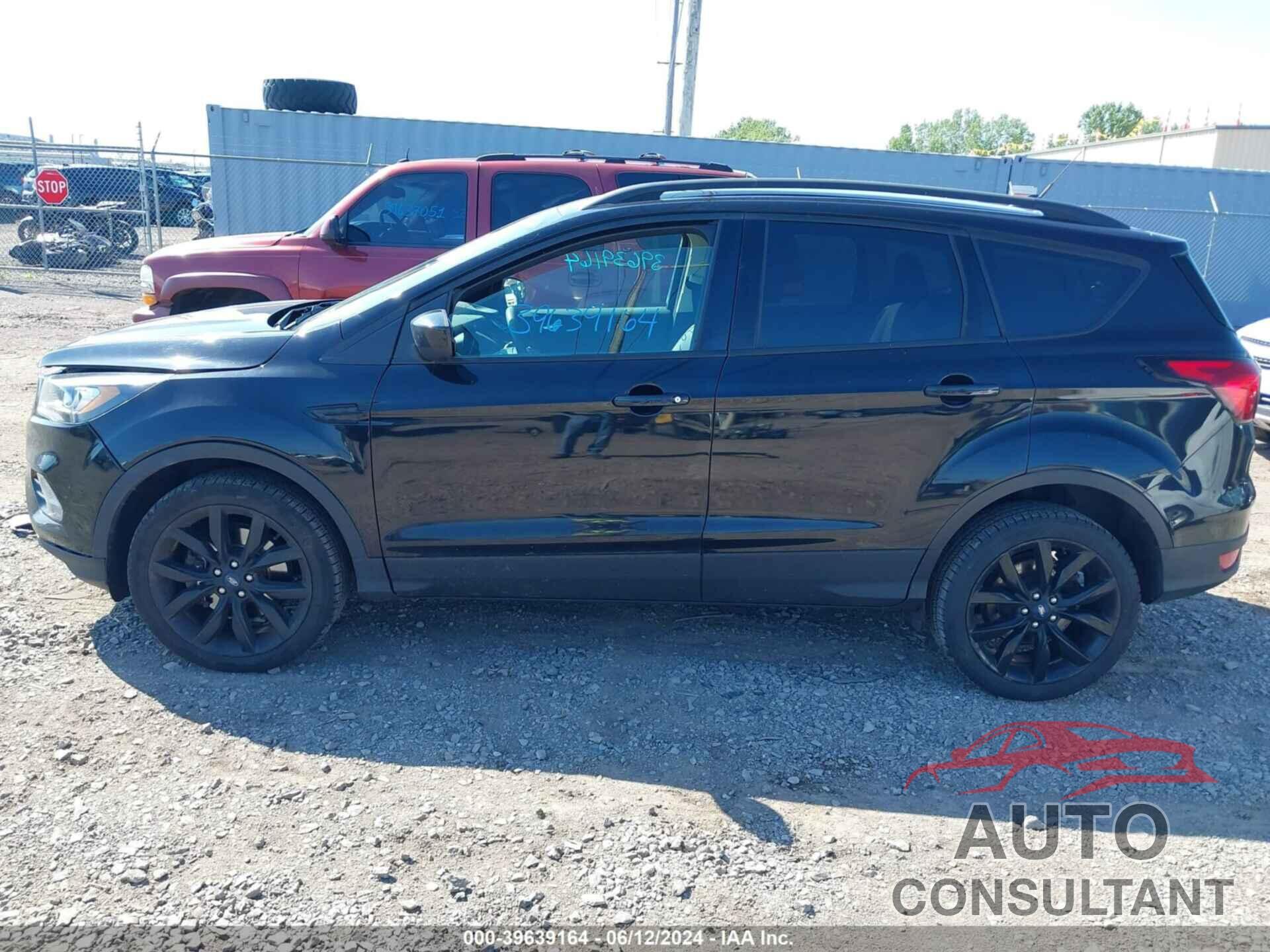 FORD ESCAPE 2019 - 1FMCU9GD1KUB08617