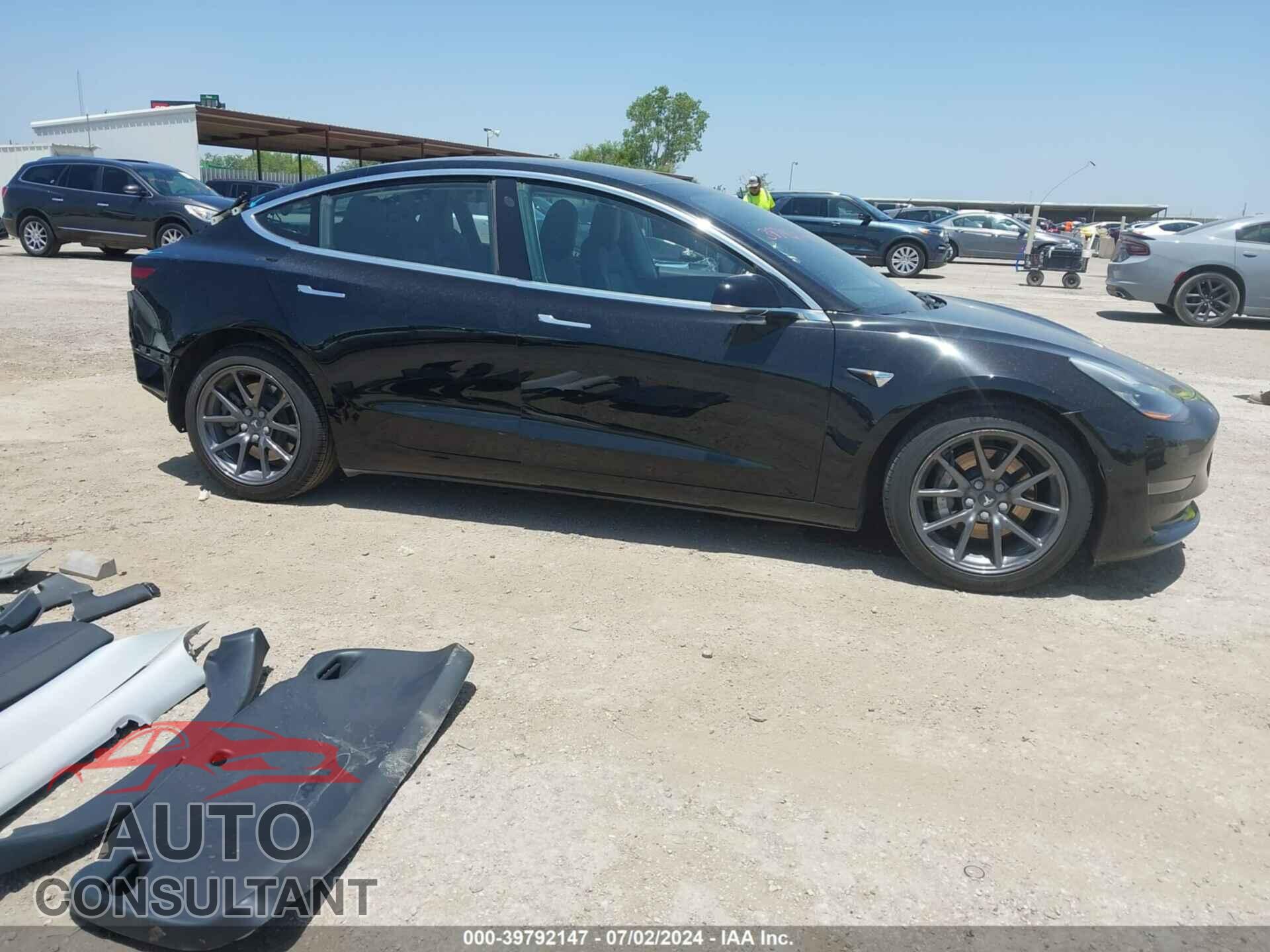 TESLA MODEL 3 2018 - 5YJ3E1EAXJF152148