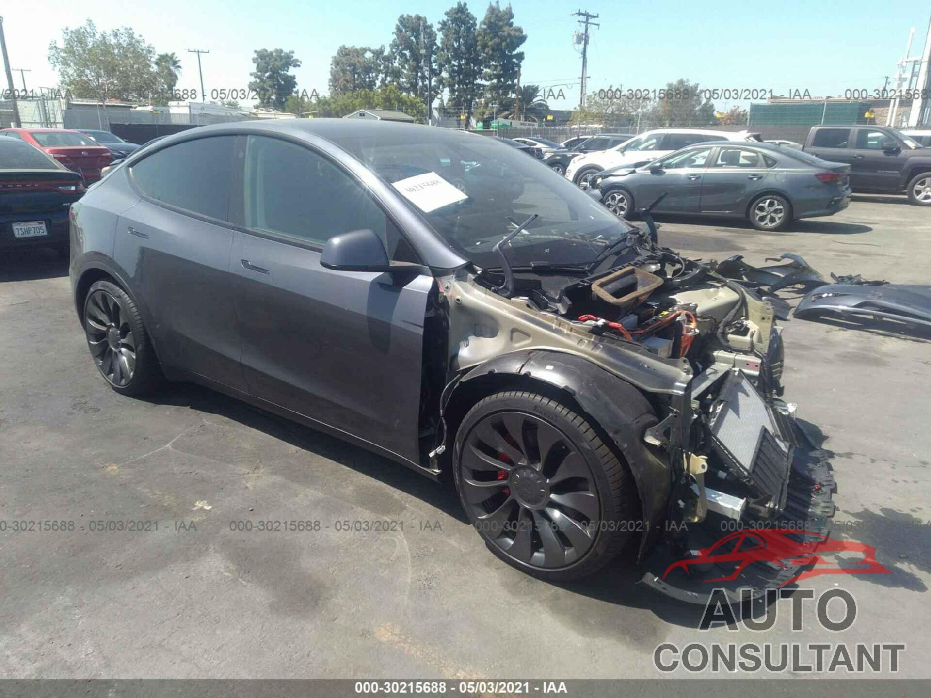 TESLA MODEL Y 2021 - 5YJYGDEF6MF151354