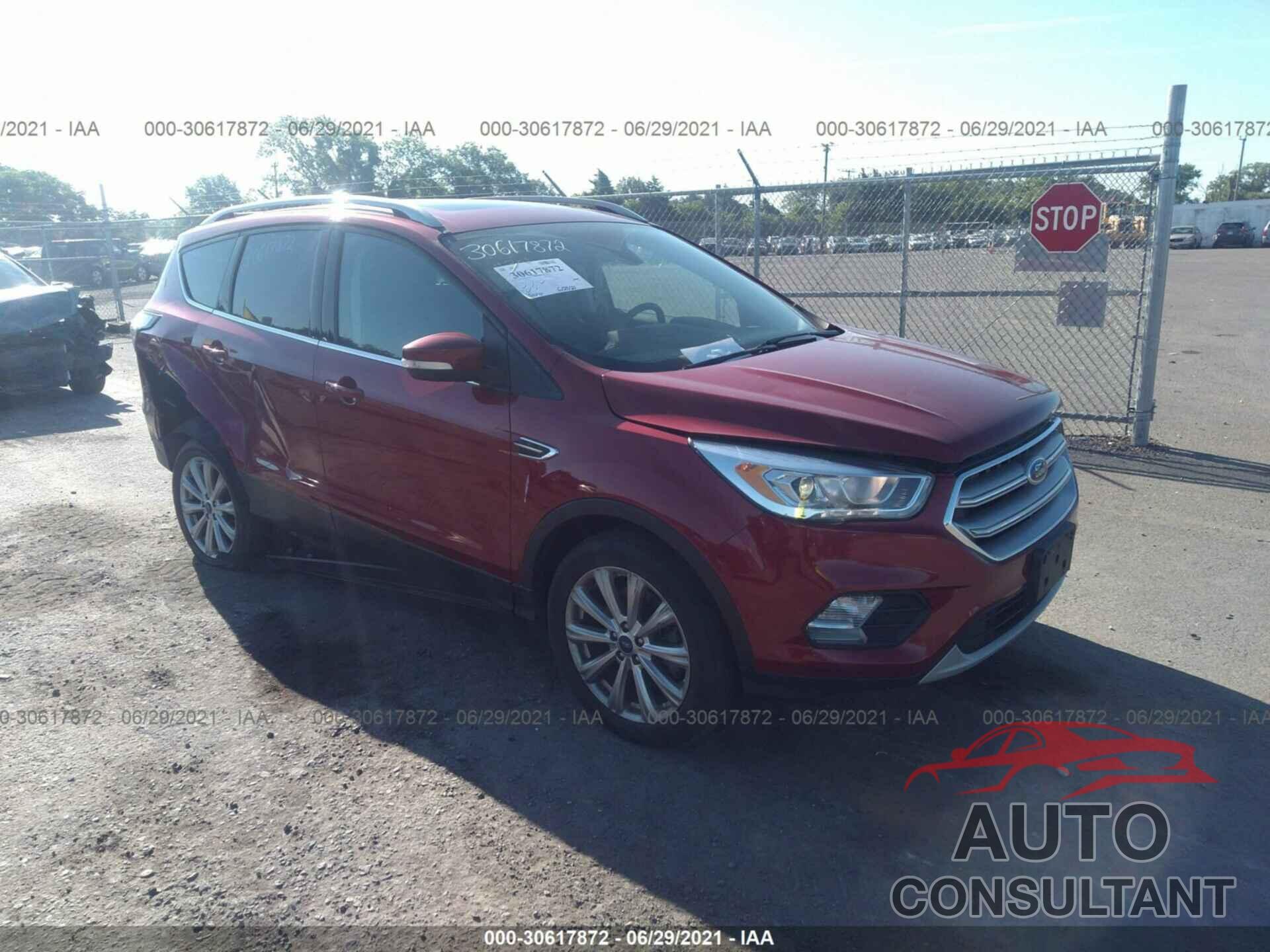 FORD ESCAPE 2017 - 1FMCU9J93HUB22774