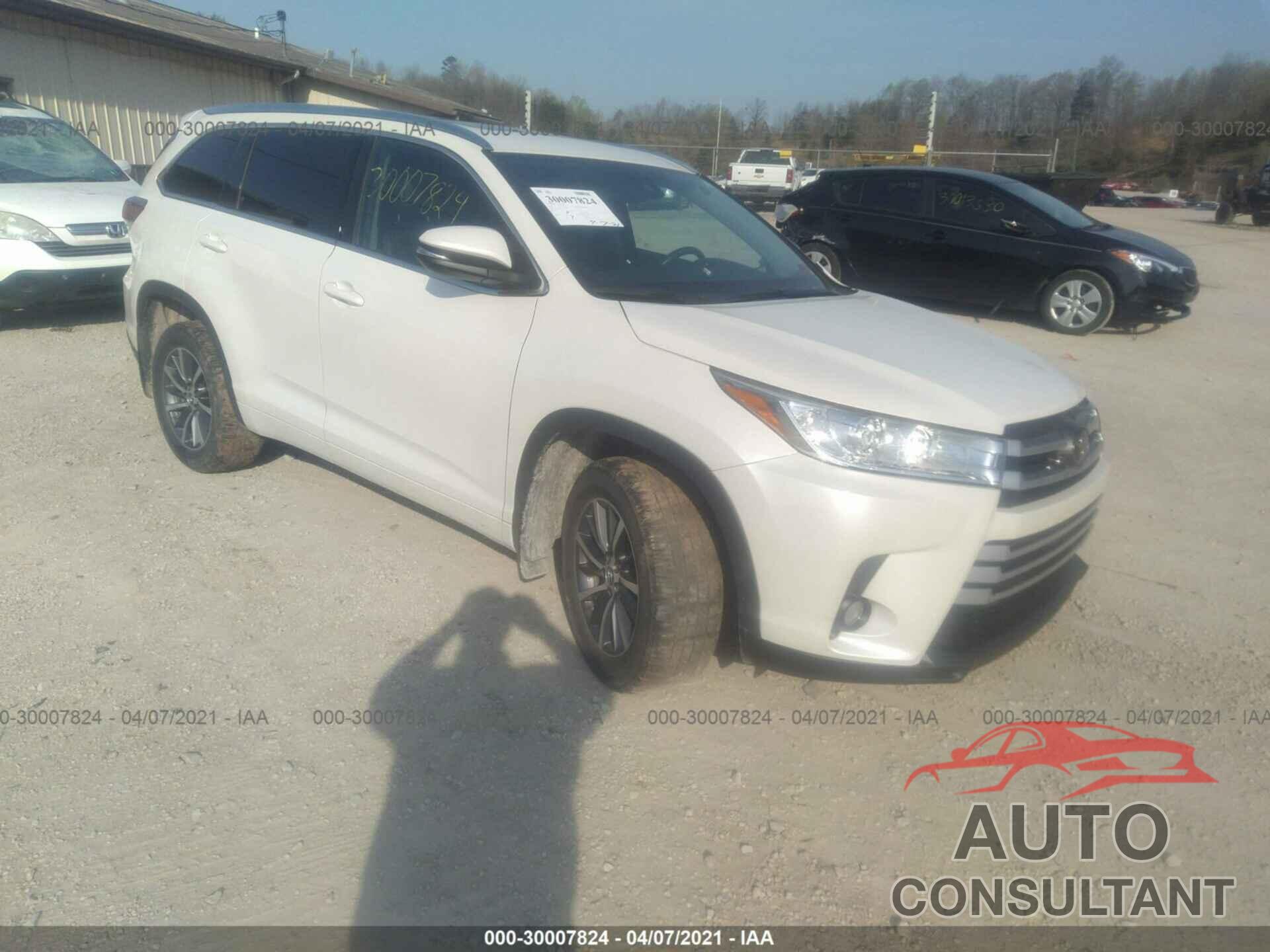 TOYOTA HIGHLANDER 2018 - 5TDJZRFH4JS875186