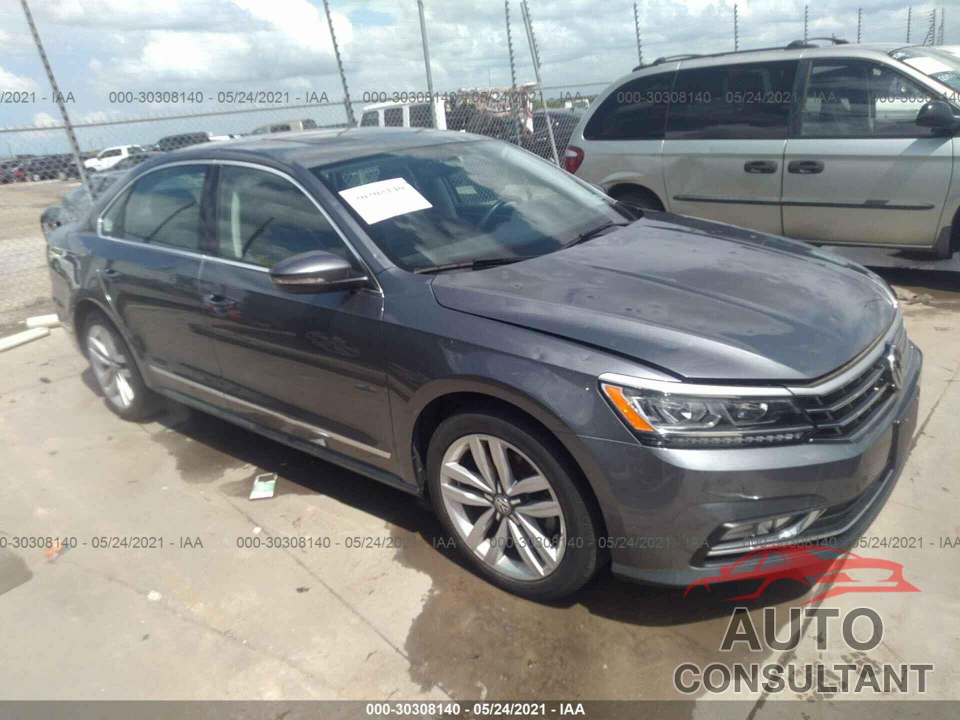VOLKSWAGEN PASSAT 2017 - 1VWGT7A36HC039772