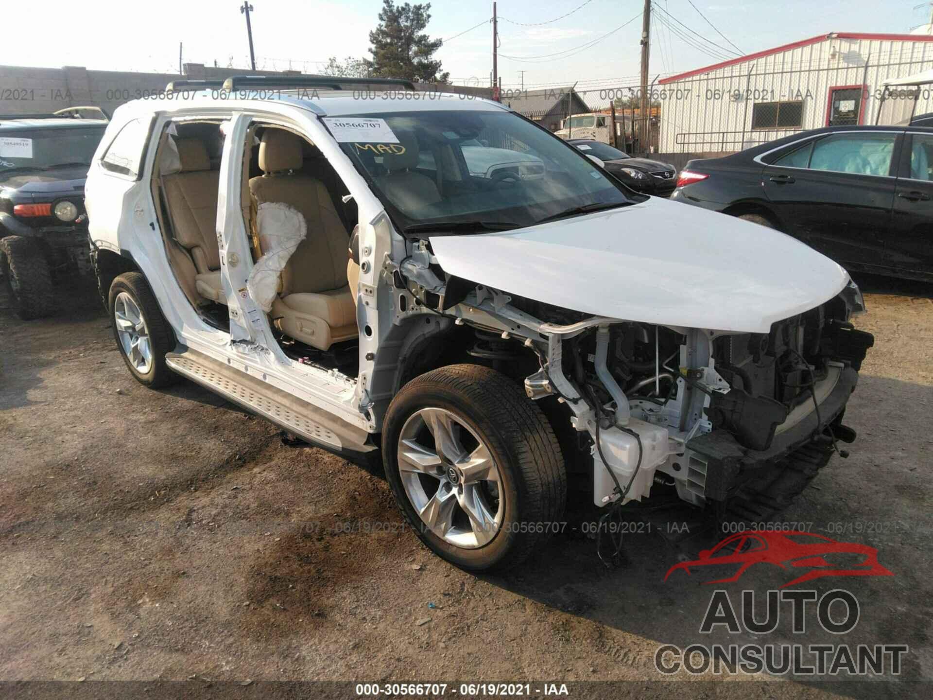 TOYOTA HIGHLANDER 2019 - 5TDDGRFH7KS070867