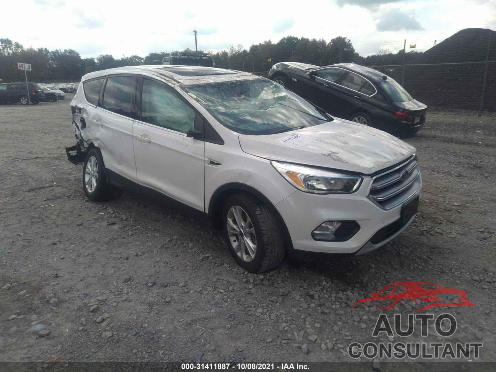 FORD ESCAPE 2017 - 1FMCU9GD3HUE82235
