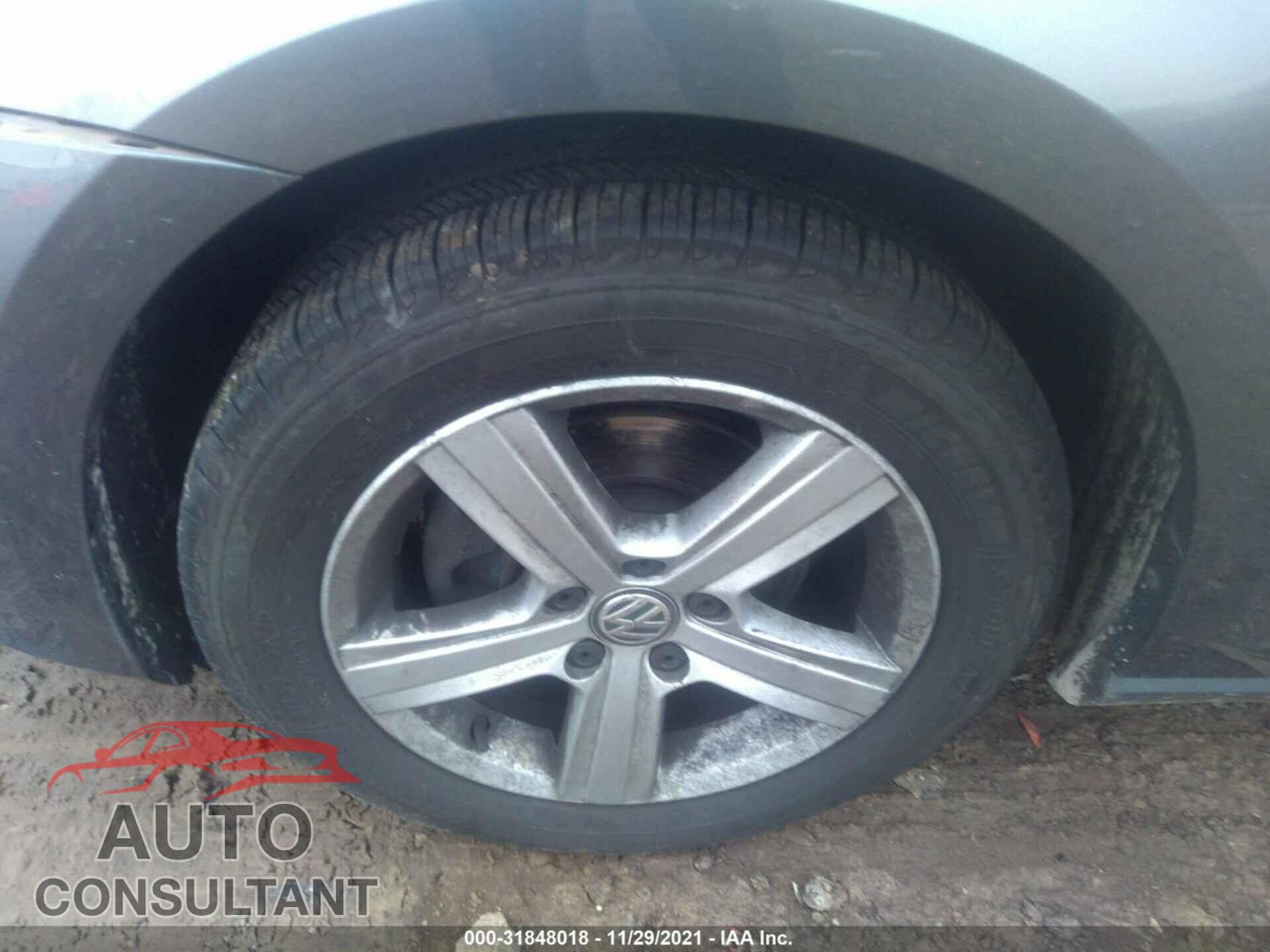 VOLKSWAGEN GOLF 2017 - 3VW117AU7HM064800