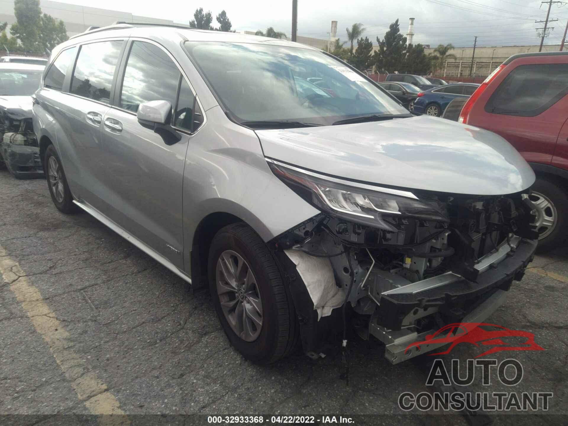 TOYOTA SIENNA 2021 - 5TDJRKEC4MS062660