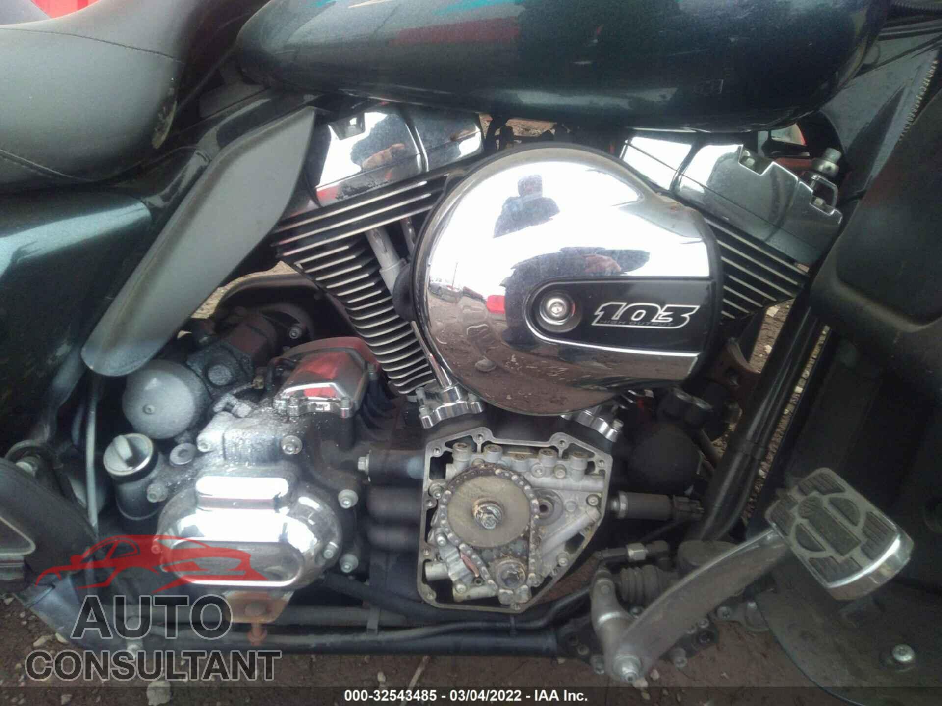 HARLEY-DAVIDSON FLHTCU 2015 - 1HD1FCM15FB608387