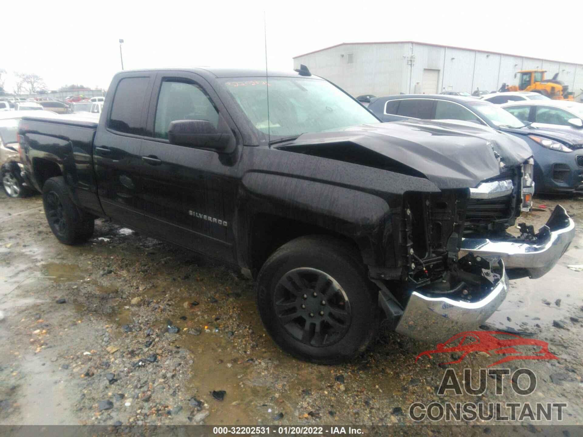 CHEVROLET SILVERADO 1500 2018 - 1GCVKREH2JZ333610