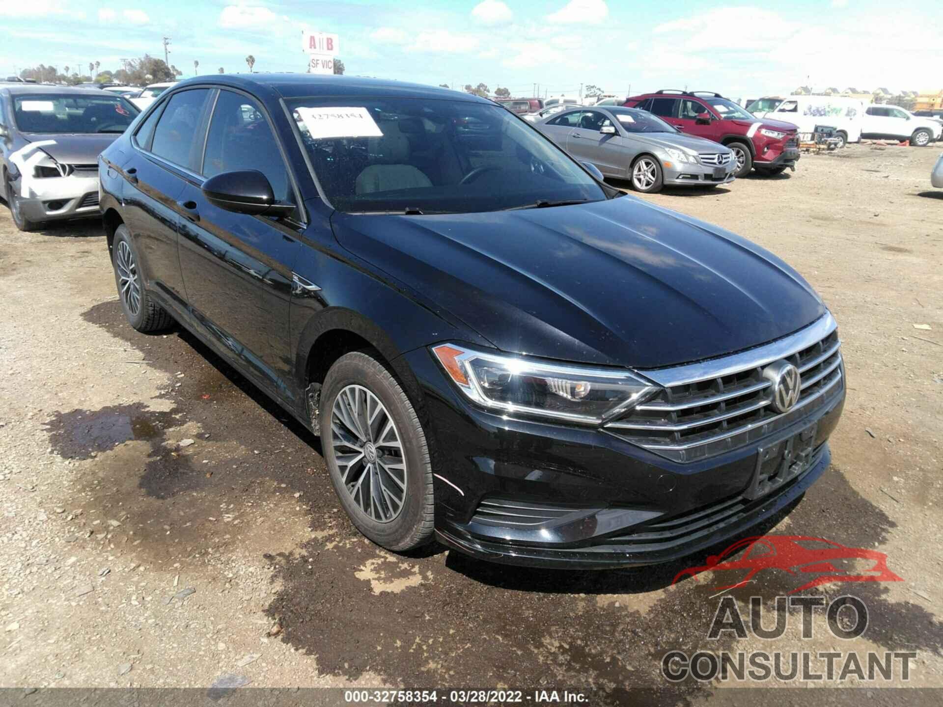VOLKSWAGEN JETTA 2019 - 3VWEB7BU2KM206930