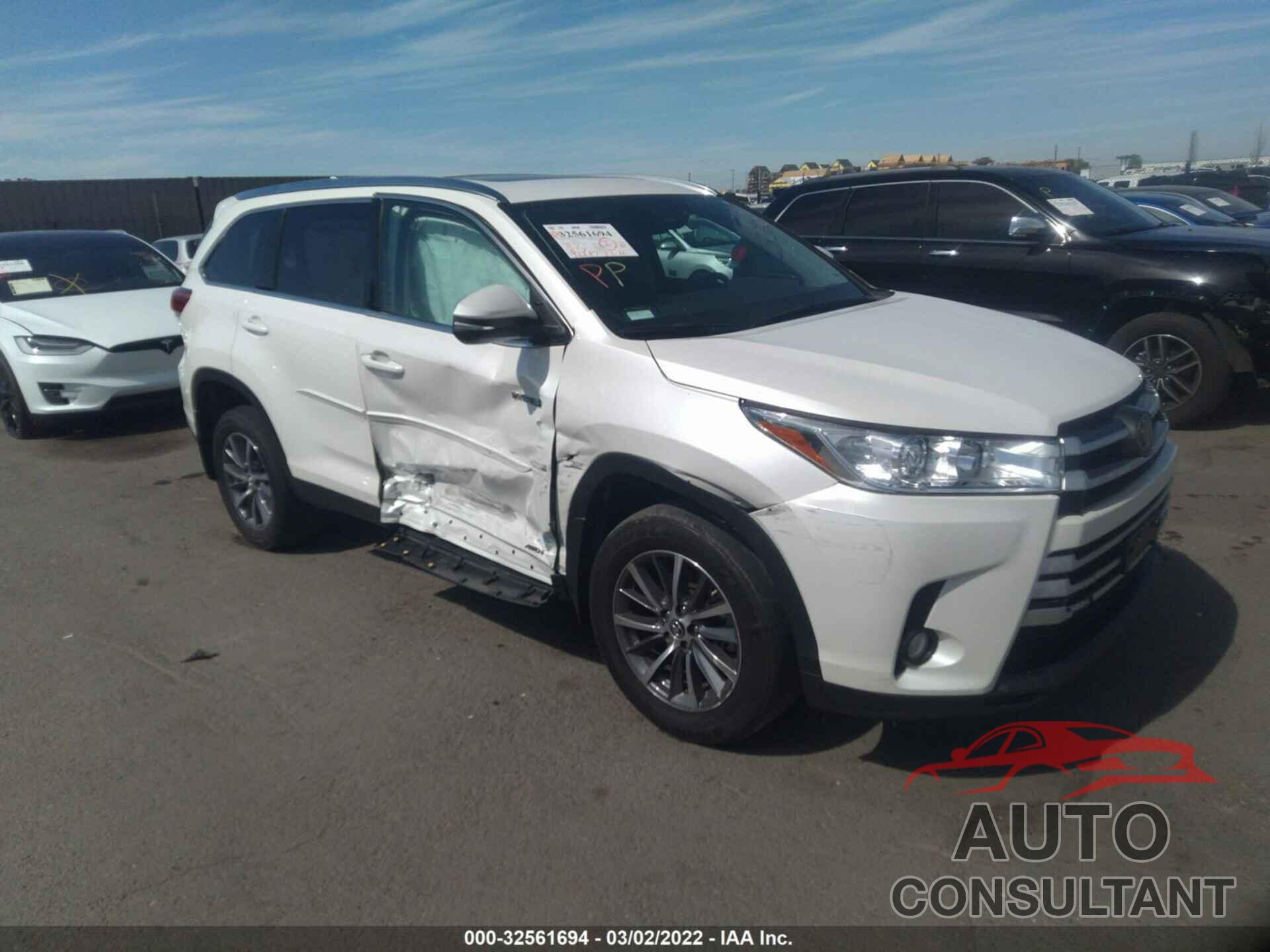 TOYOTA HIGHLANDER 2019 - 5TDJGRFH0KS073936