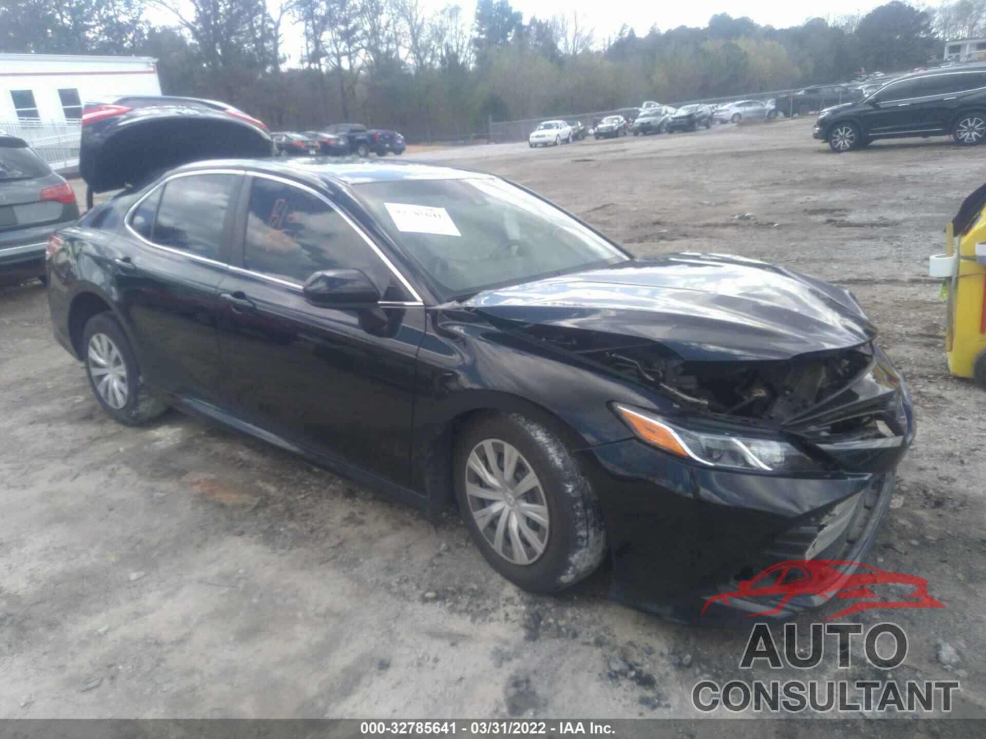 TOYOTA CAMRY 2018 - 4T1B11HK7JU057450