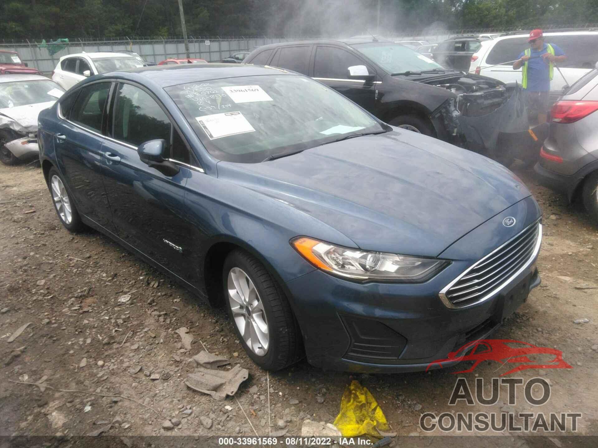 FORD FUSION HYBRID 2019 - 3FA6P0LU5KR158430