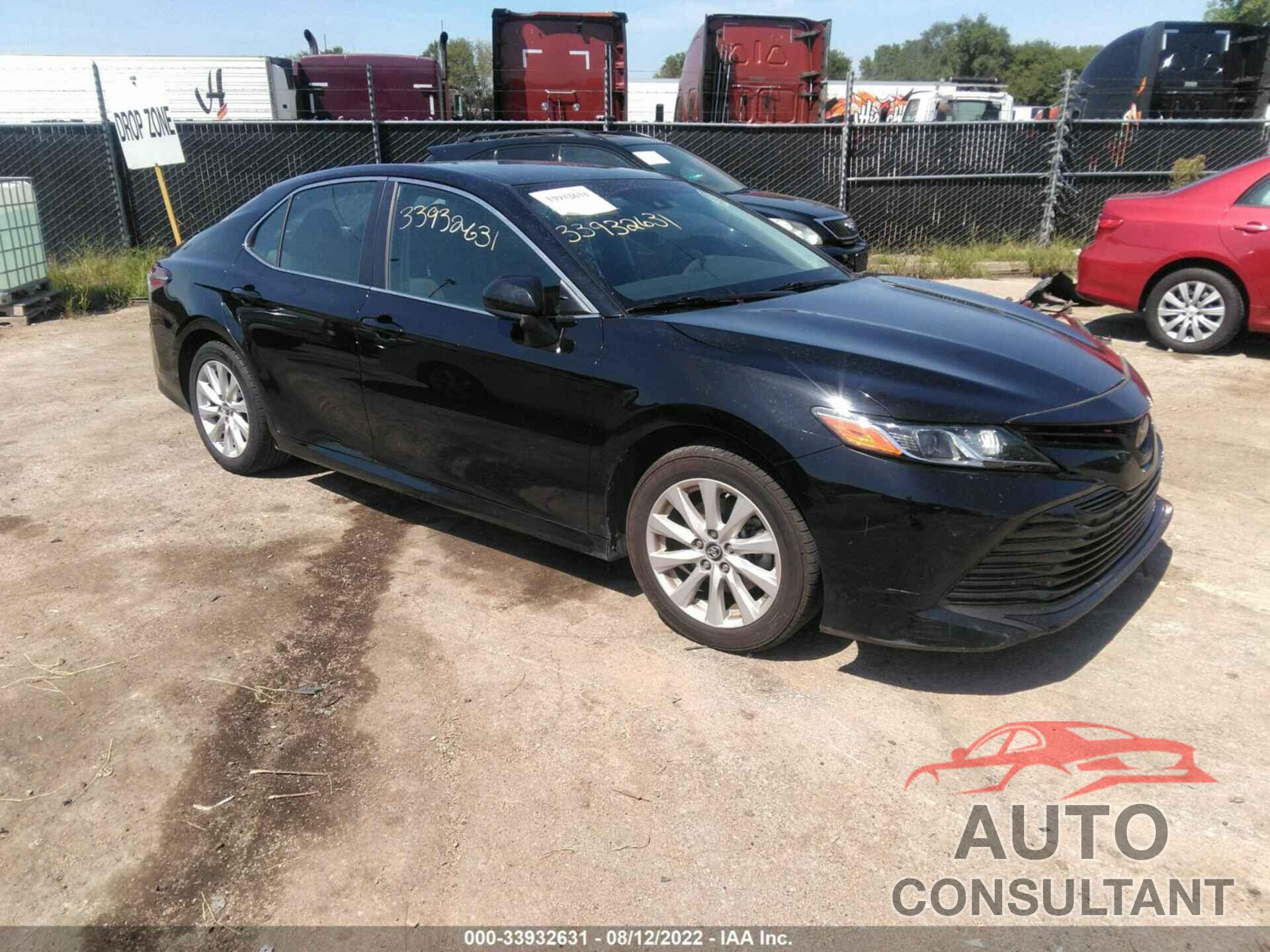 TOYOTA CAMRY 2018 - 4T1B11HK7JU100099