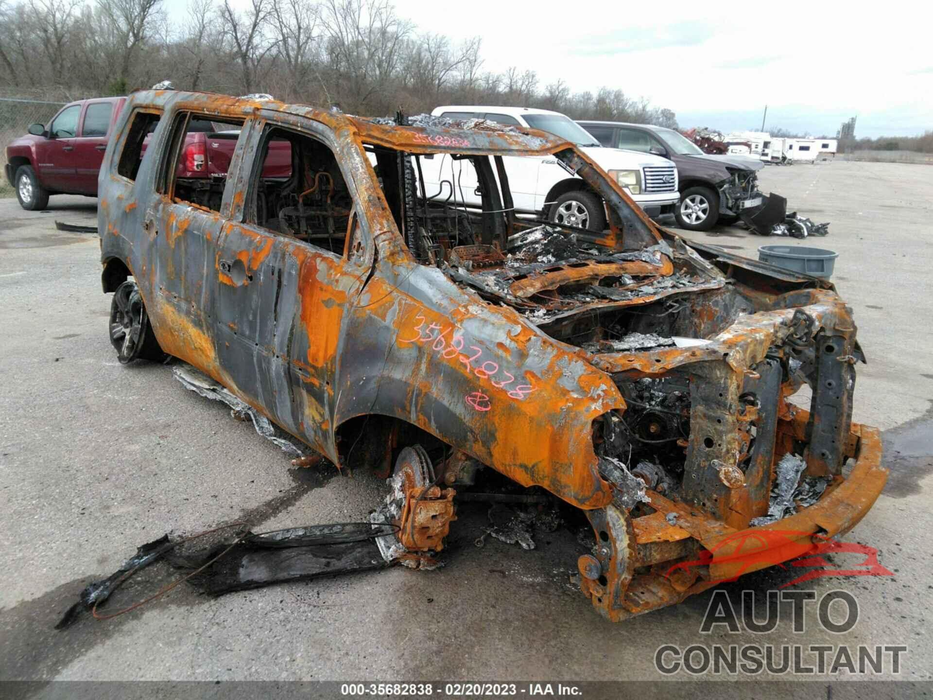 HONDA PILOT 2015 - 5FNYF3H51FB025762