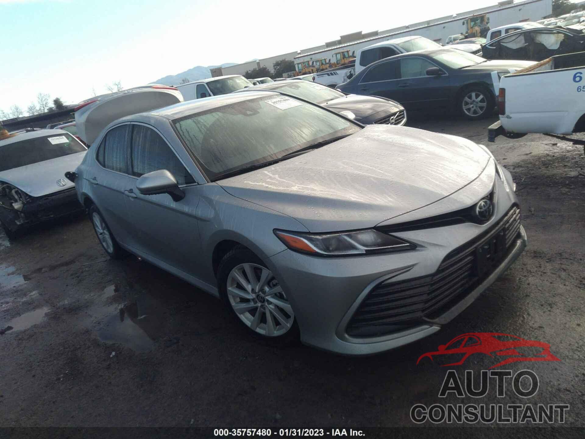 TOYOTA CAMRY 2022 - 4T1C11AK9NU627324