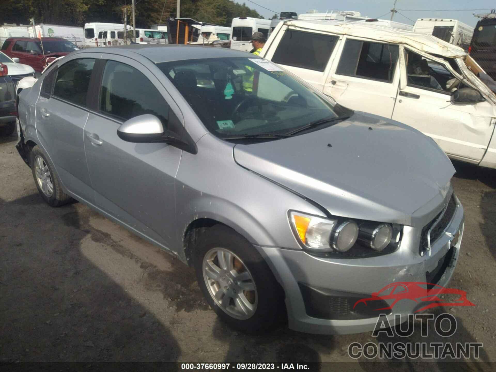 CHEVROLET SONIC 2014 - 1G1JC5SH3E4178750