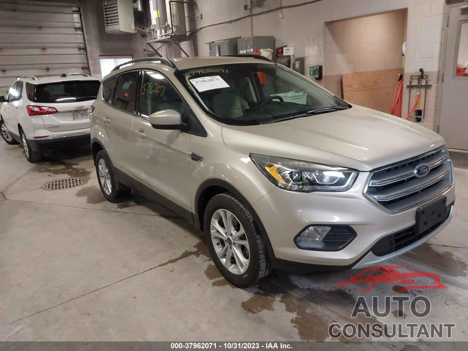 FORD ESCAPE 2017 - 1FMCU0GDXHUB57450