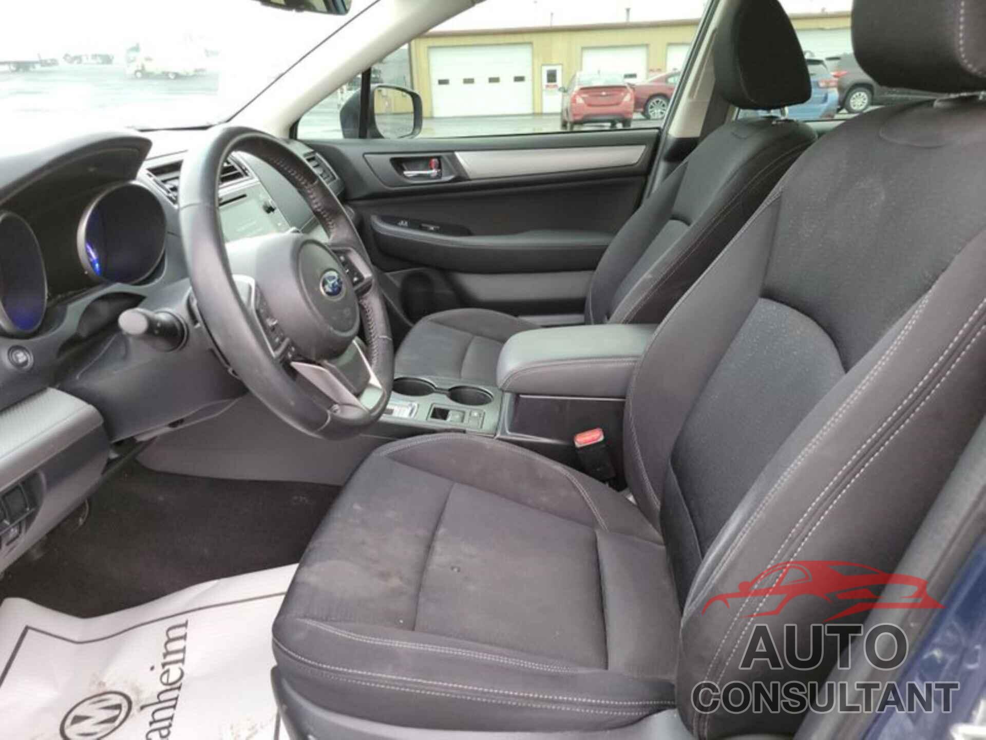 SUBARU LEGACY 2019 - 4S3BNAF69K3034676