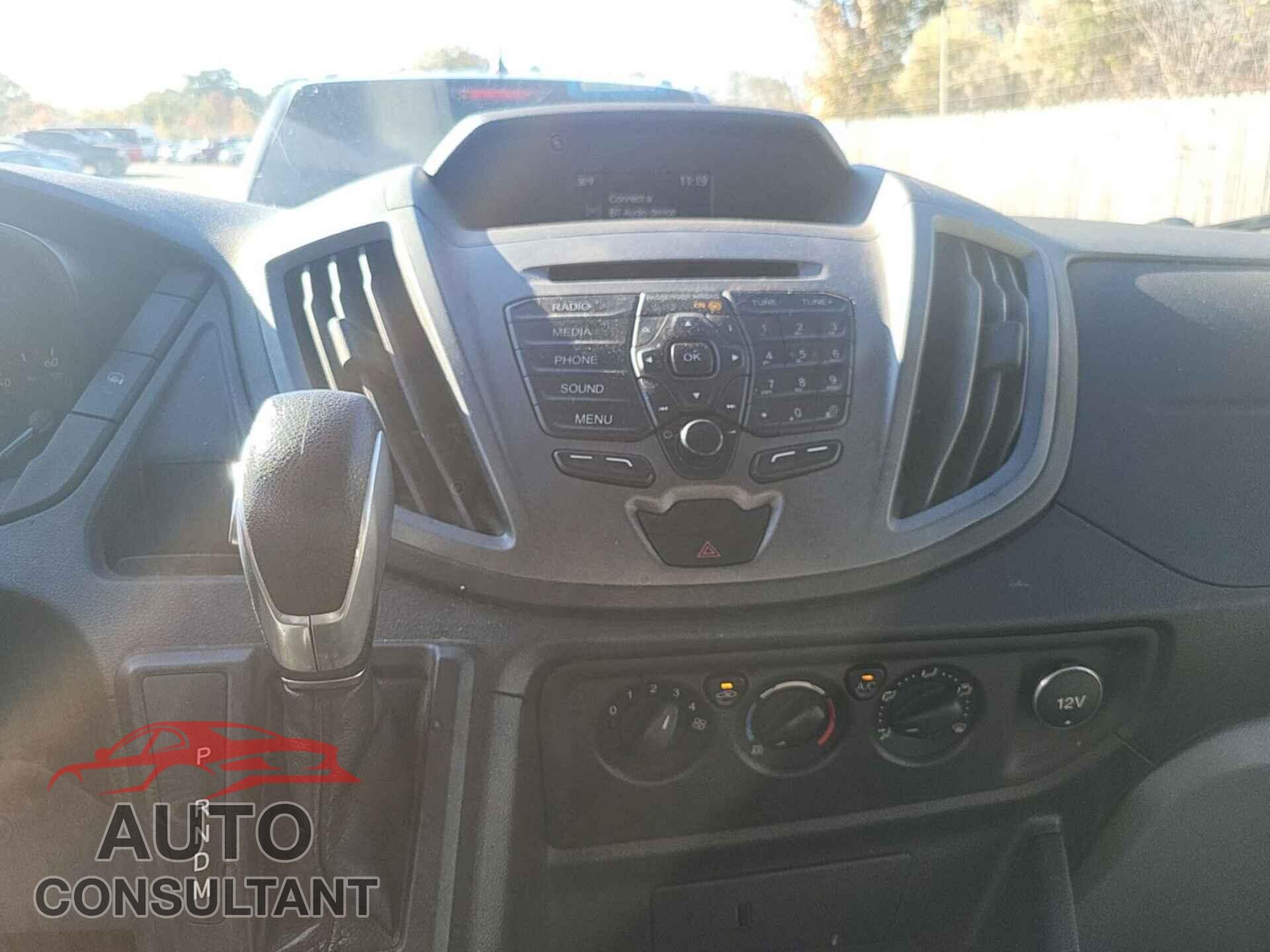 FORD TRANSIT 2017 - 1FTYR1YM4HKB02813