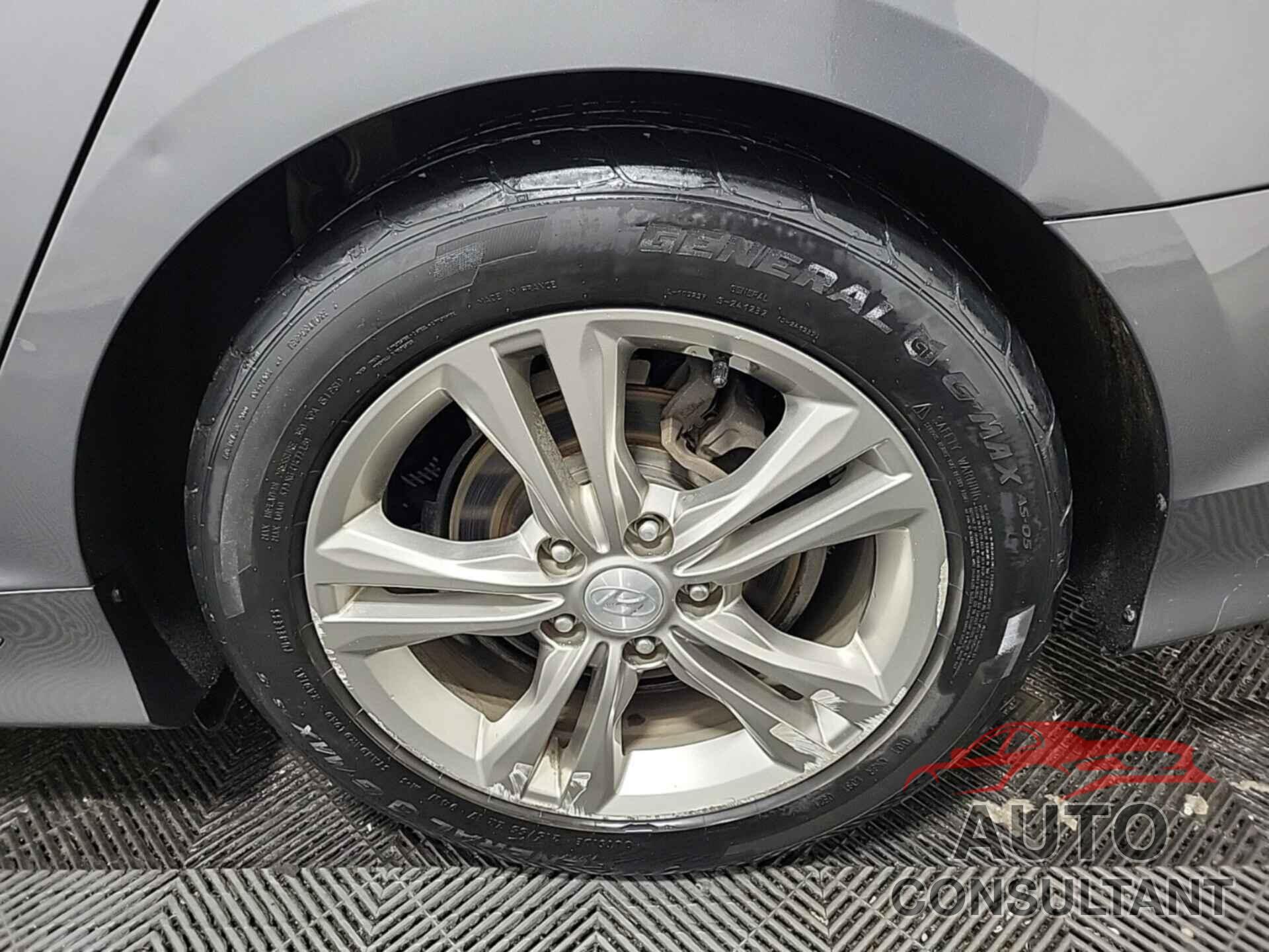 HYUNDAI SONATA 2019 - 5NPE34AF1KH762783