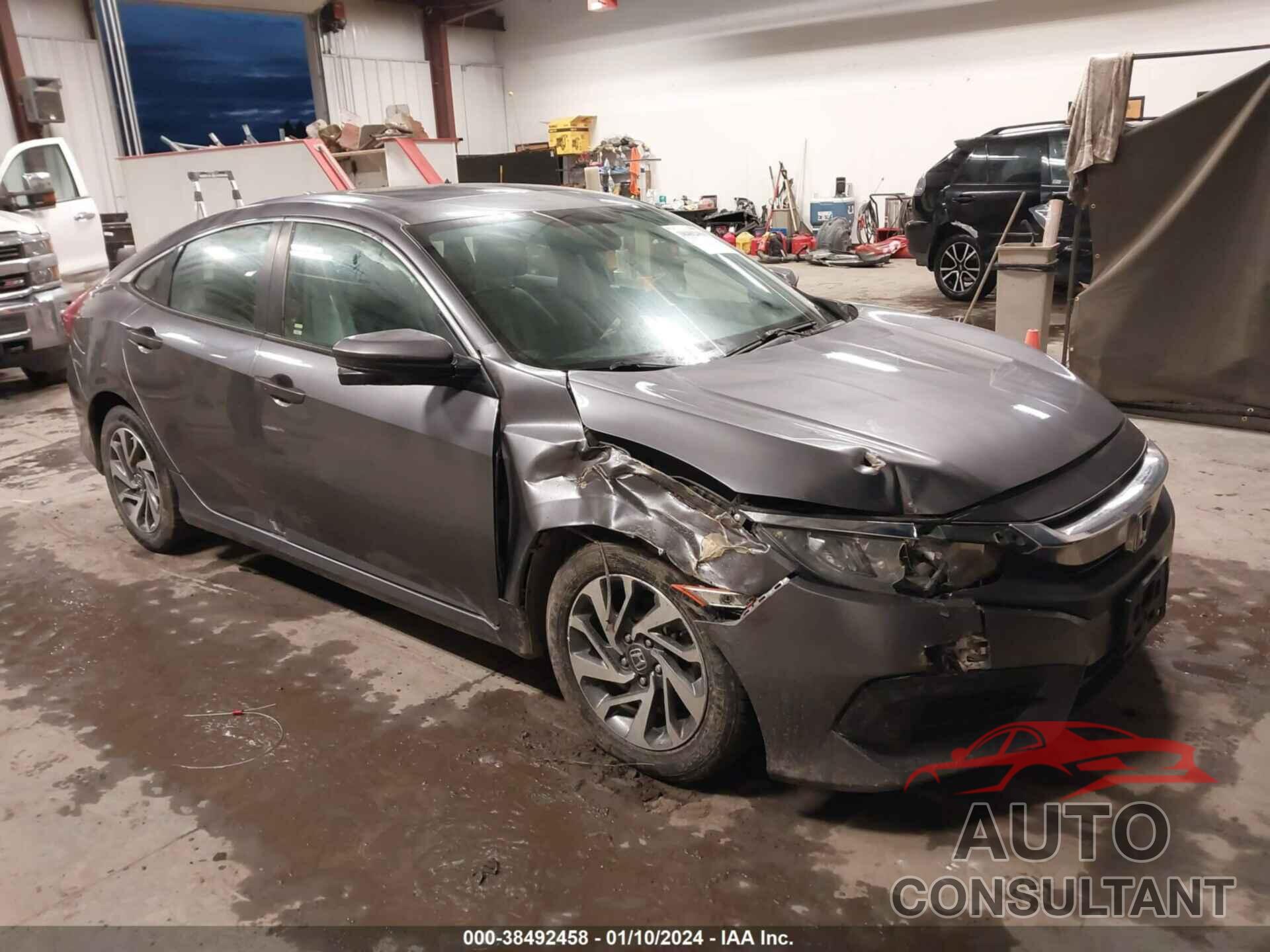 HONDA CIVIC 2018 - 2HGFC2F73JH588380