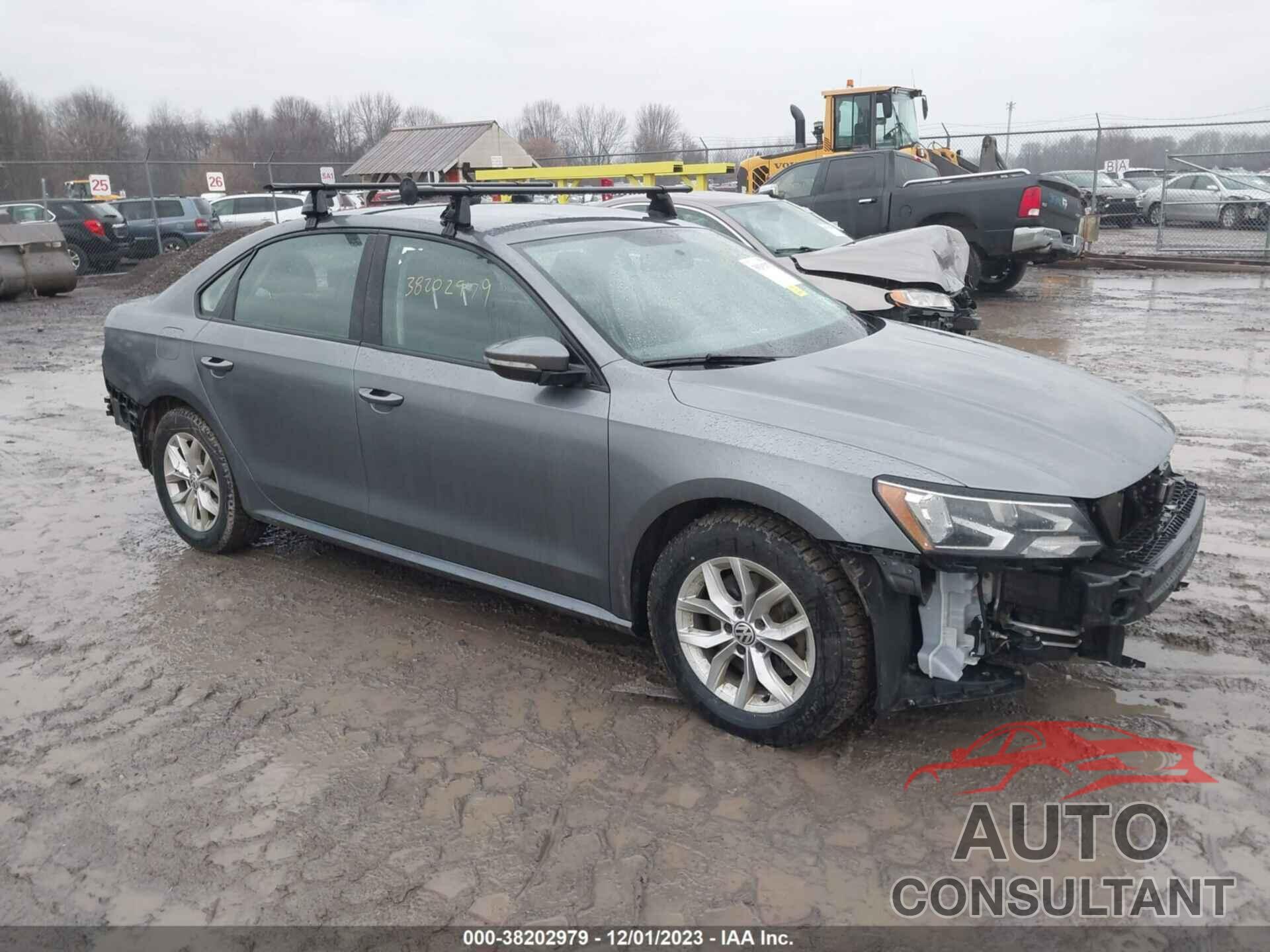 VOLKSWAGEN PASSAT 2018 - 1VWAA7A39JC051092