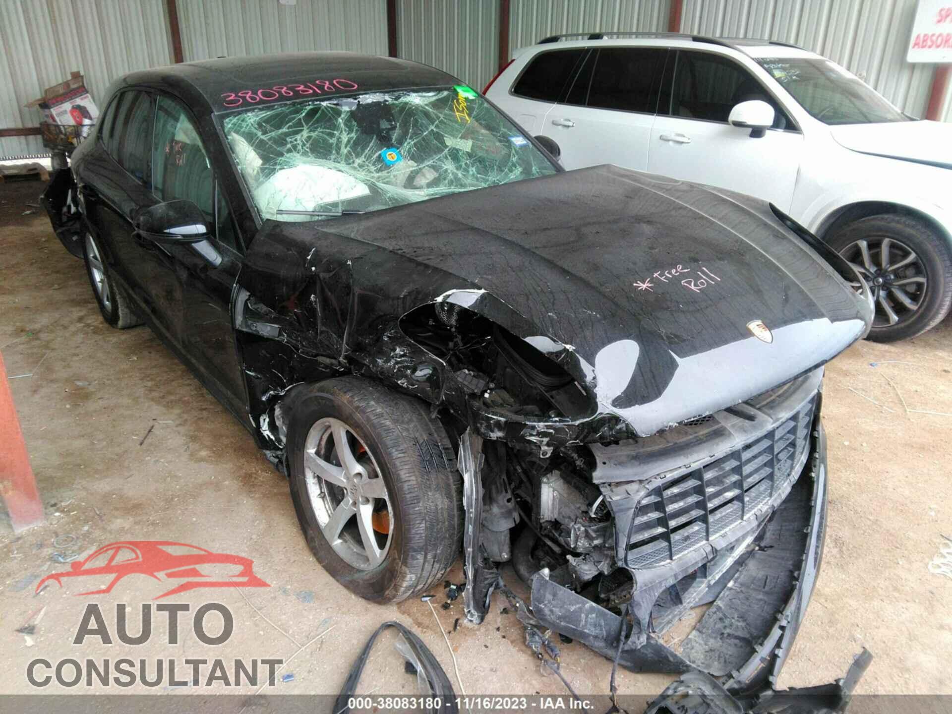 PORSCHE MACAN 2018 - WP1AA2A50JLB02310