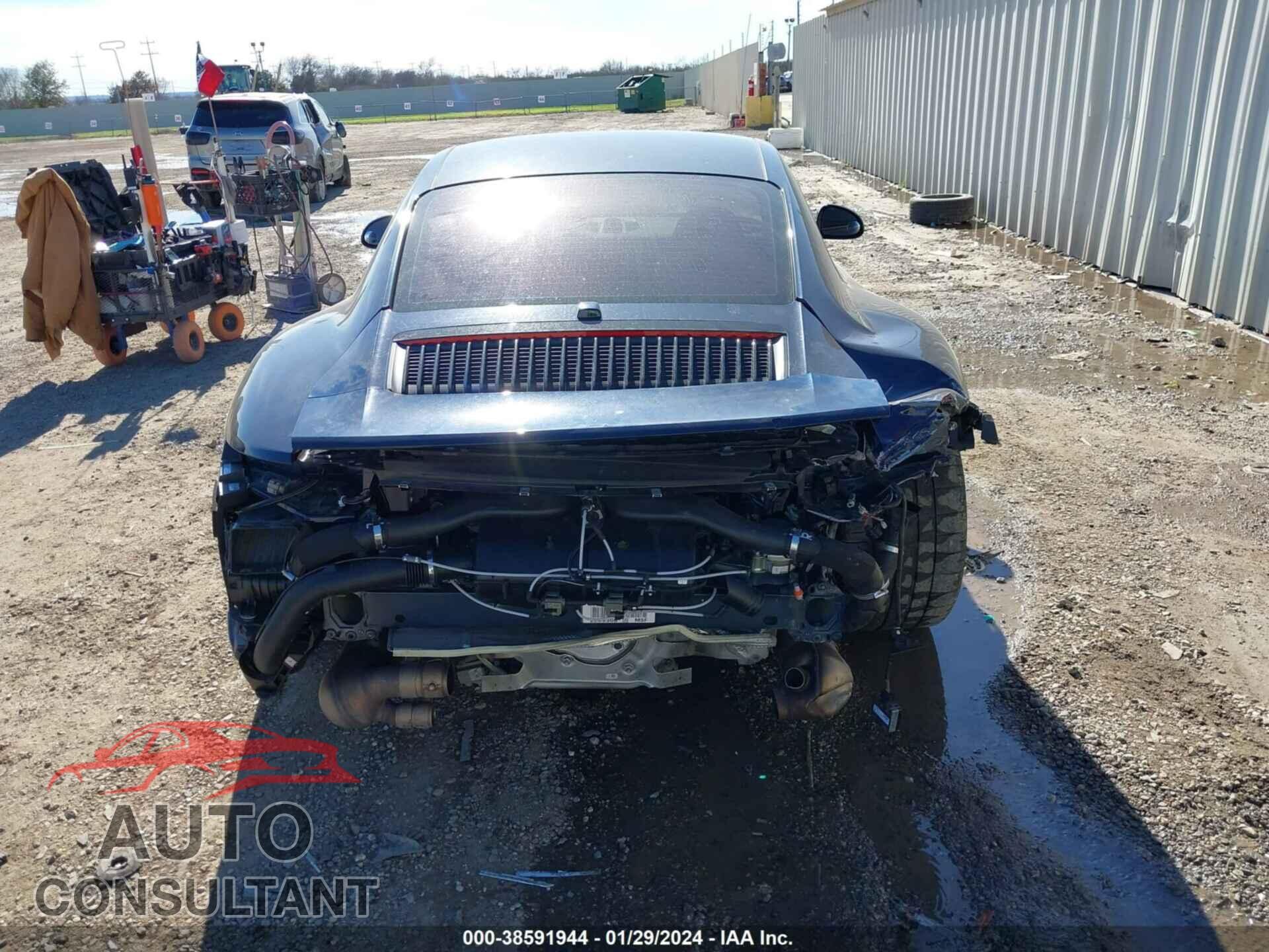 PORSCHE 911 2018 - WP0AA2A95JS106136