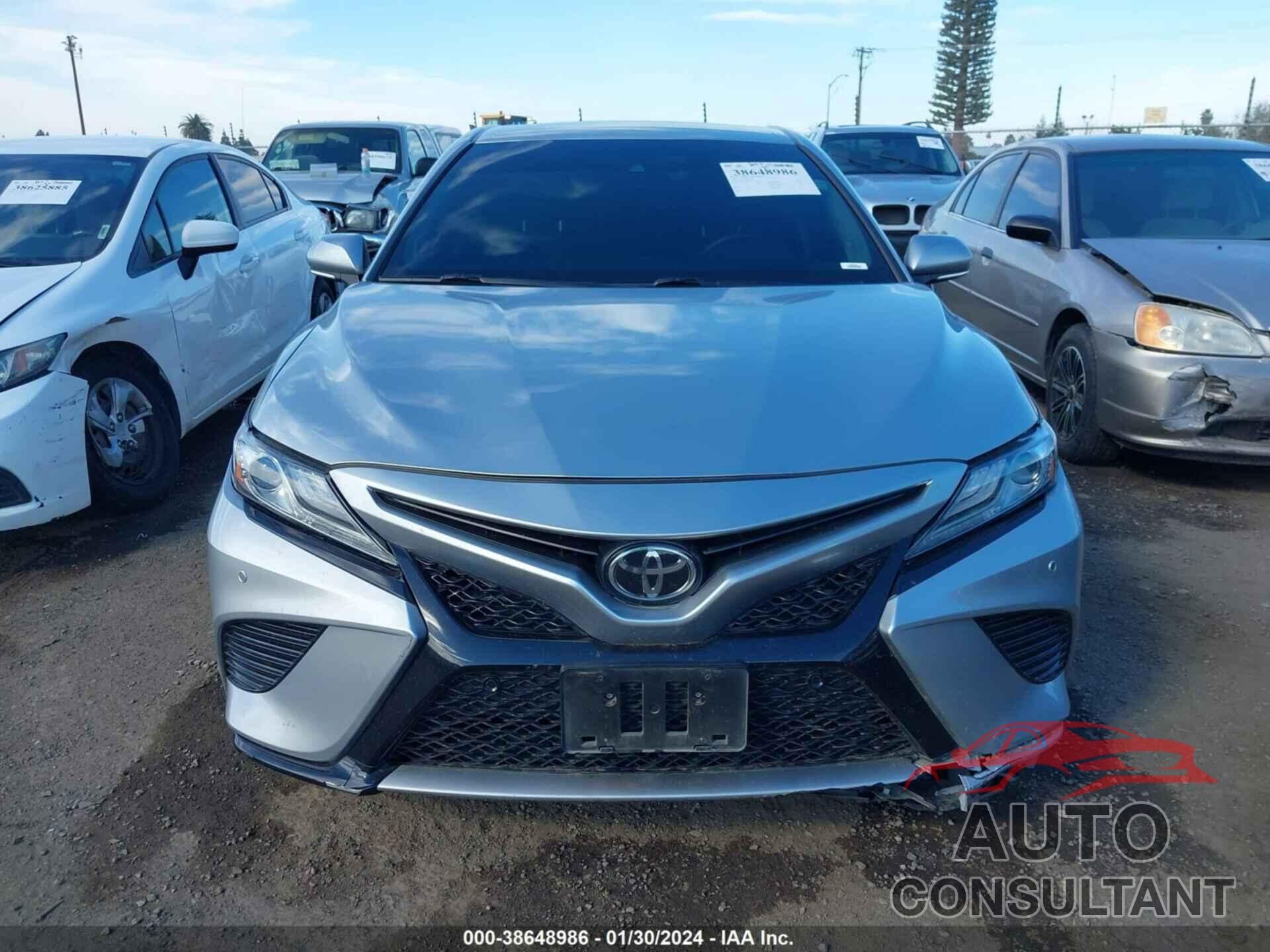 TOYOTA CAMRY 2018 - 4T1B61HK1JU040791