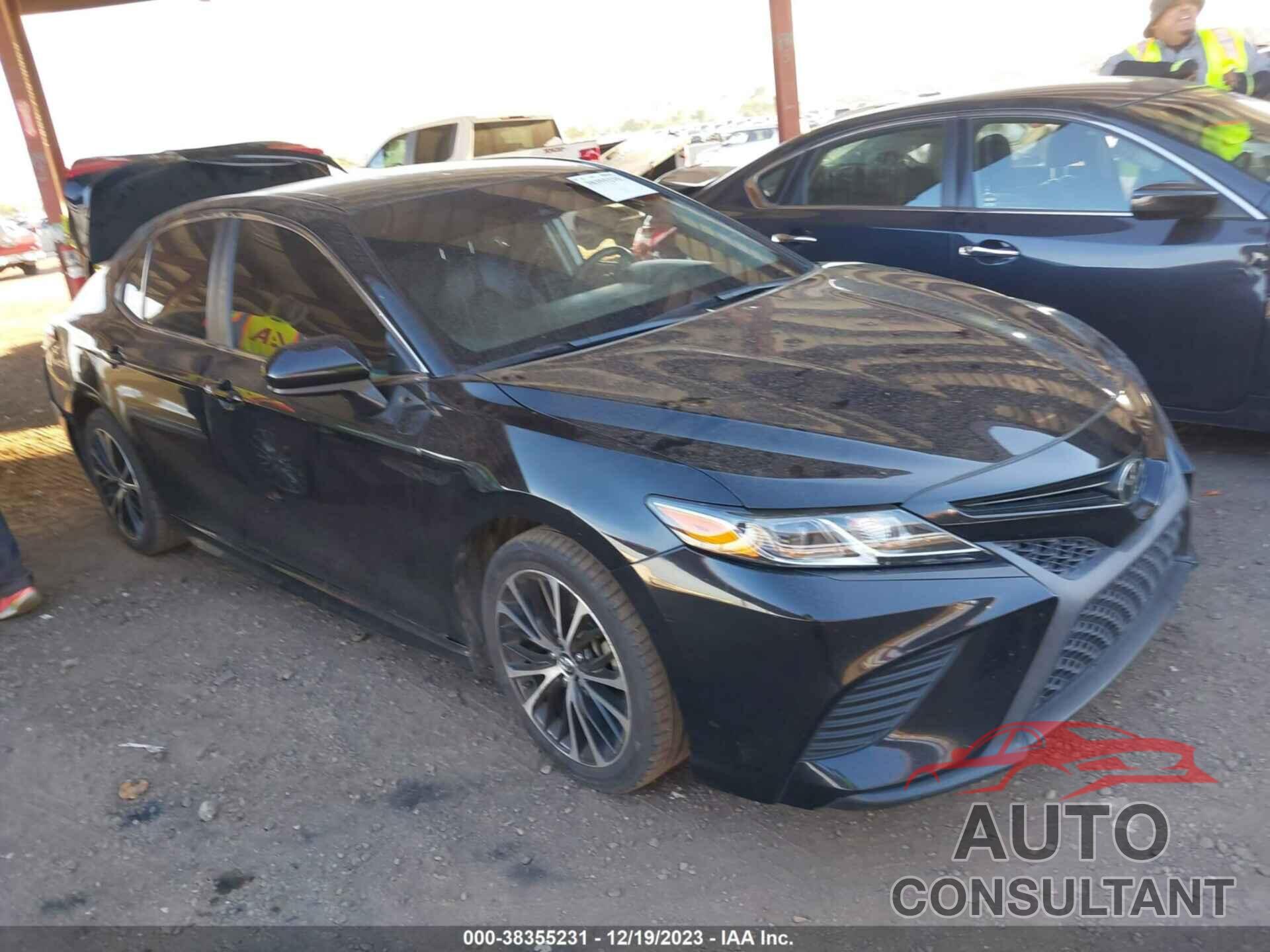 TOYOTA CAMRY 2018 - 4T1B11HKXJU112764