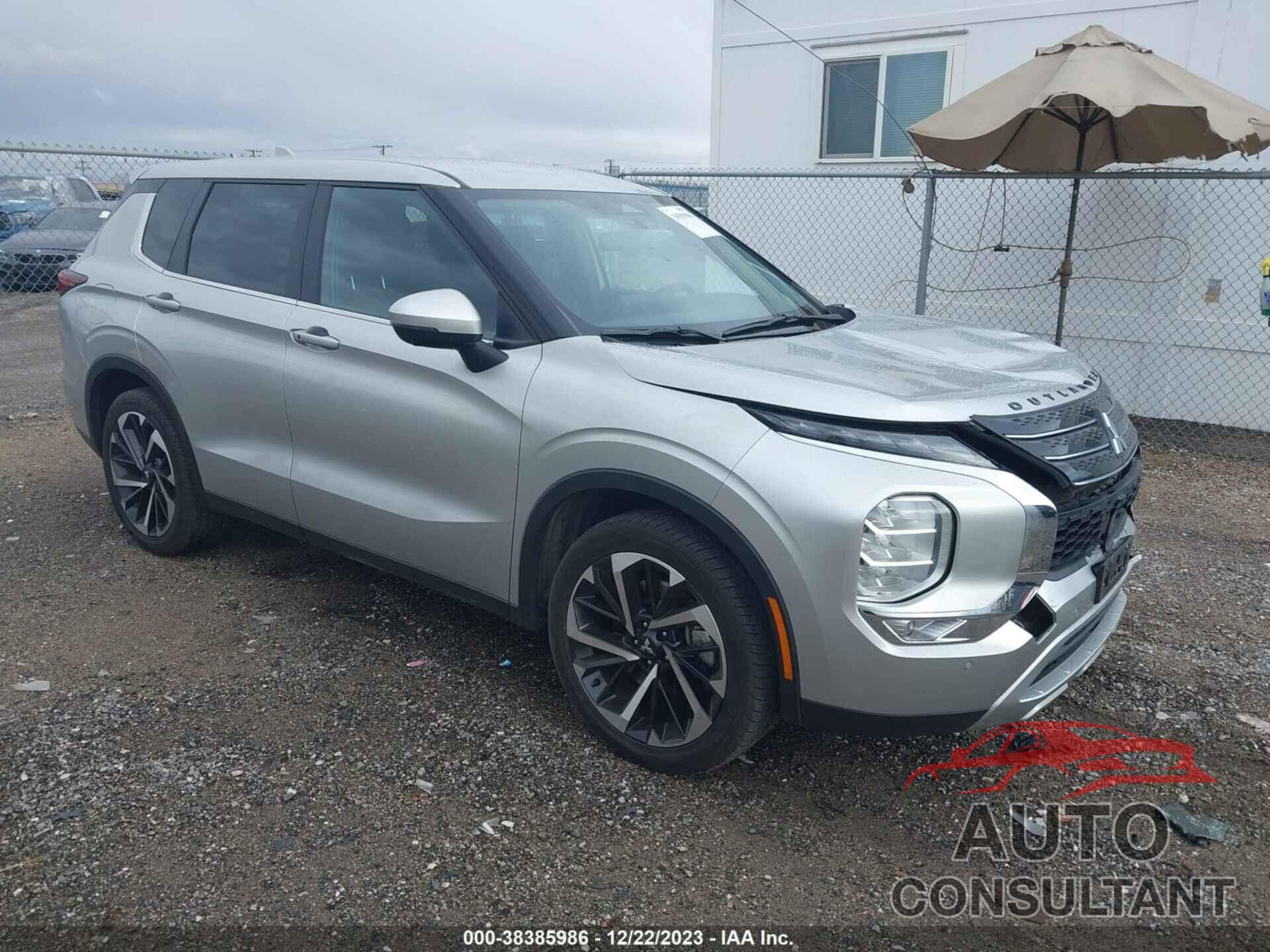 MITSUBISHI OUTLANDER 2023 - JA4J3UA80PZ018442