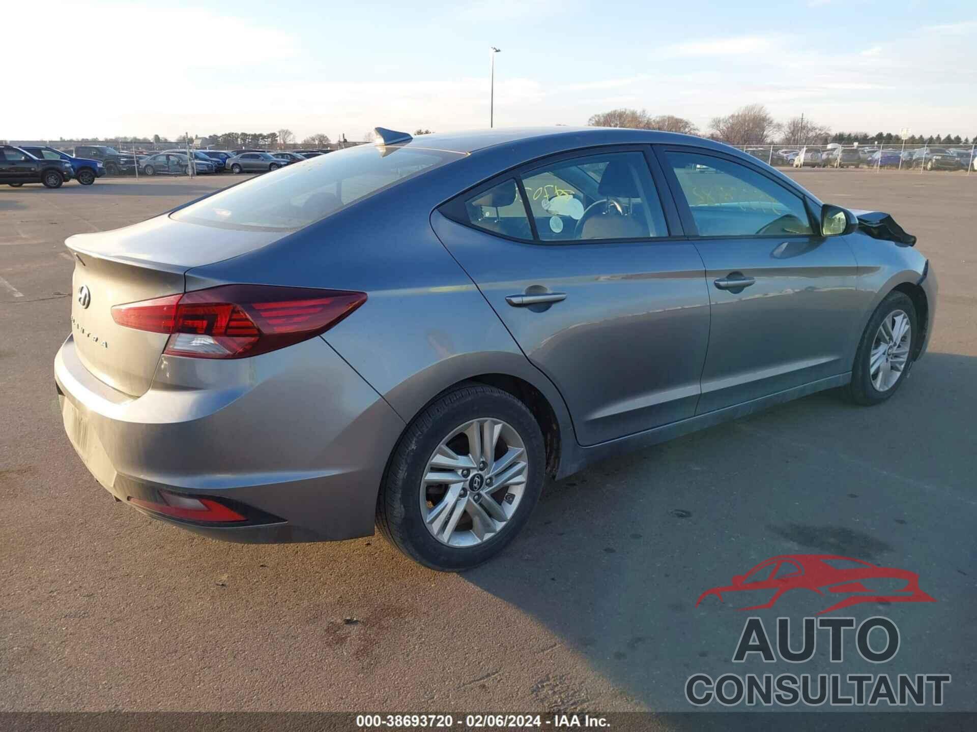 HYUNDAI ELANTRA 2019 - 5NPD84LF1KH413343