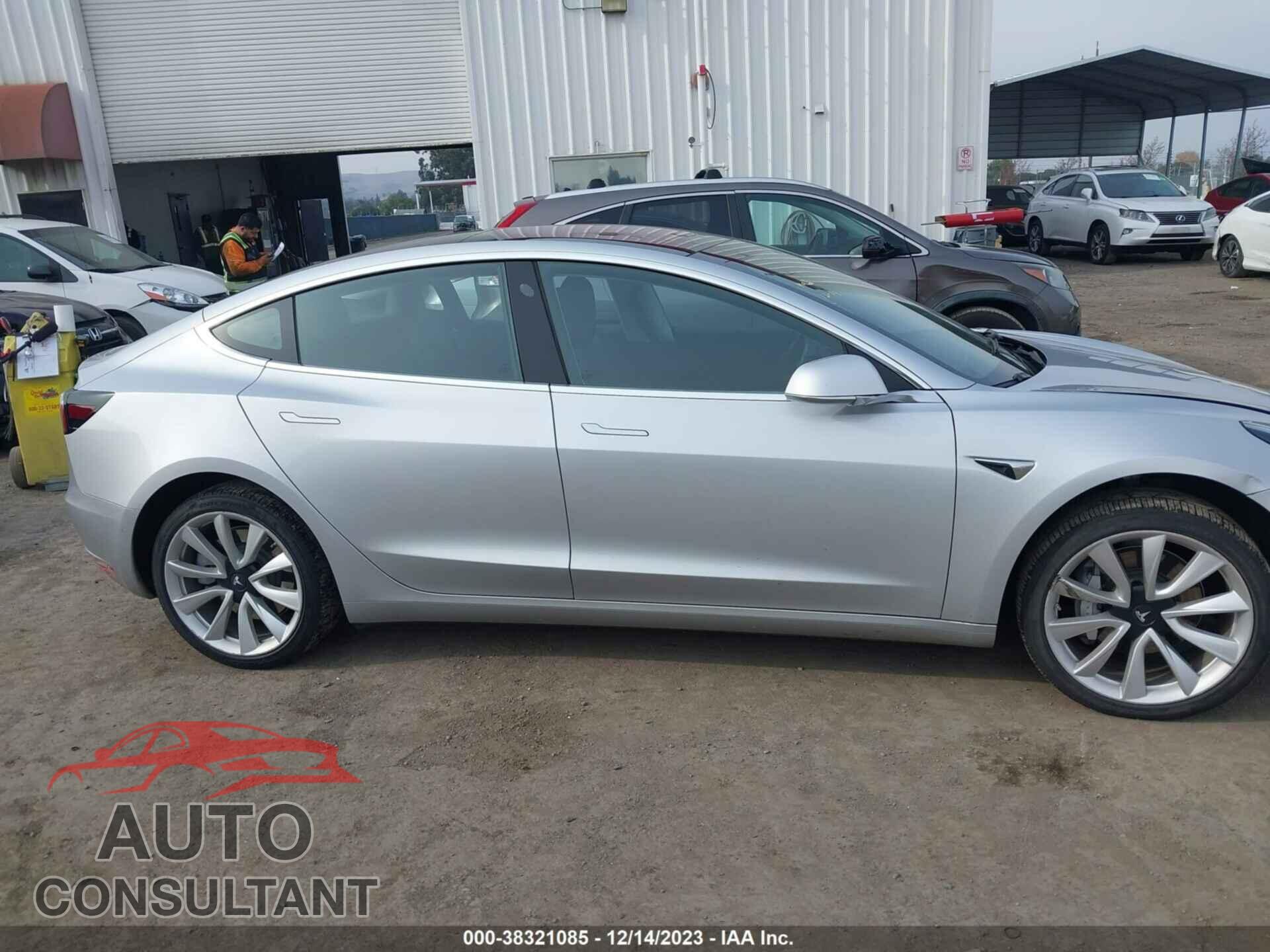 TESLA MODEL 3 2018 - 5YJ3E1EA1JF024302