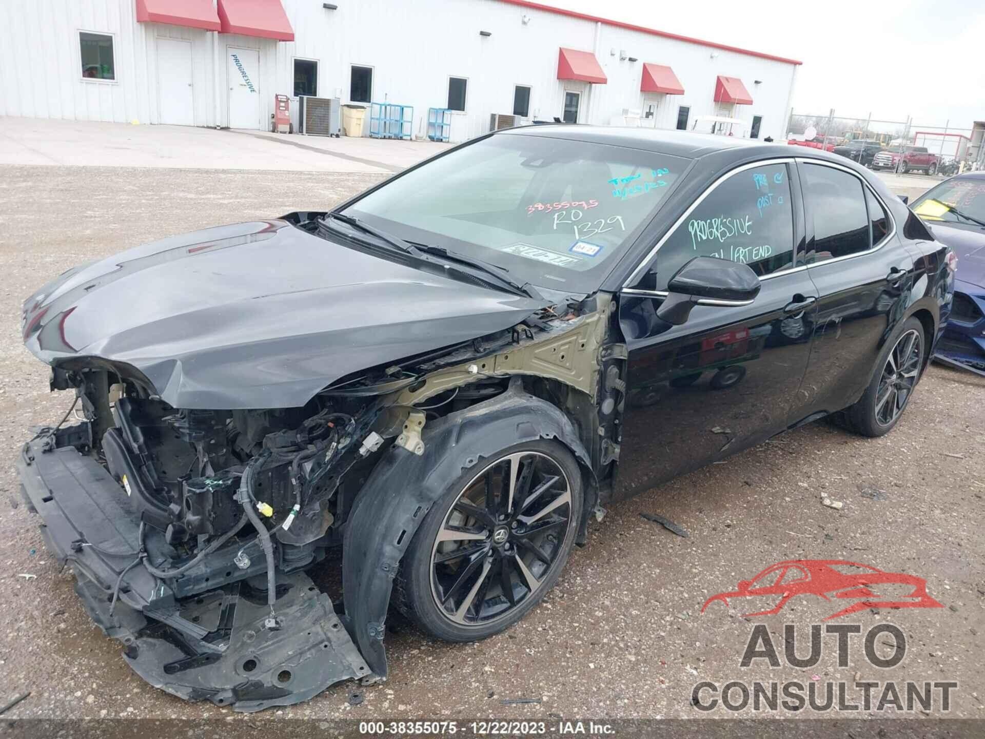 TOYOTA CAMRY 2018 - 4T1B61HK2JU043246